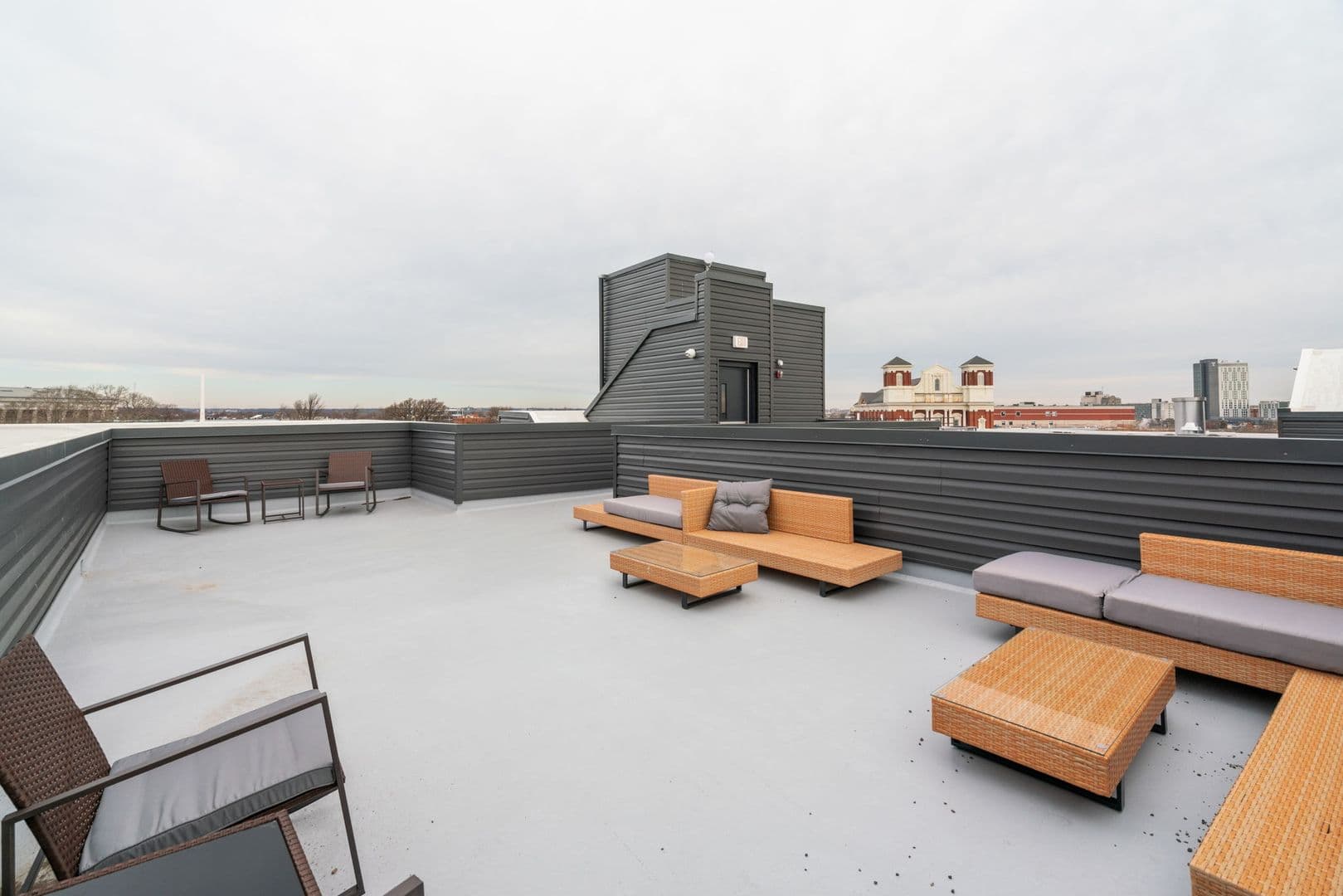 Philadelphia Apartment: 901 Leland Street
