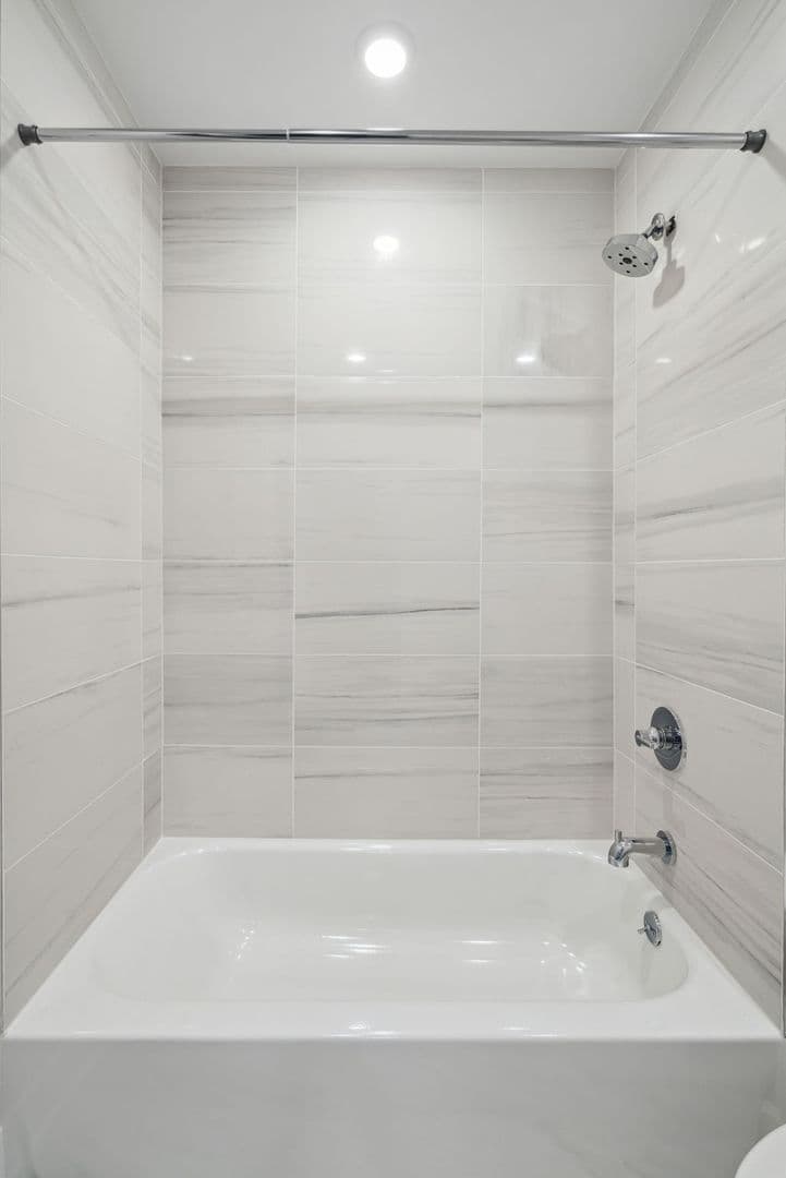 Philadelphia Apartment: 342 W Girard Ave