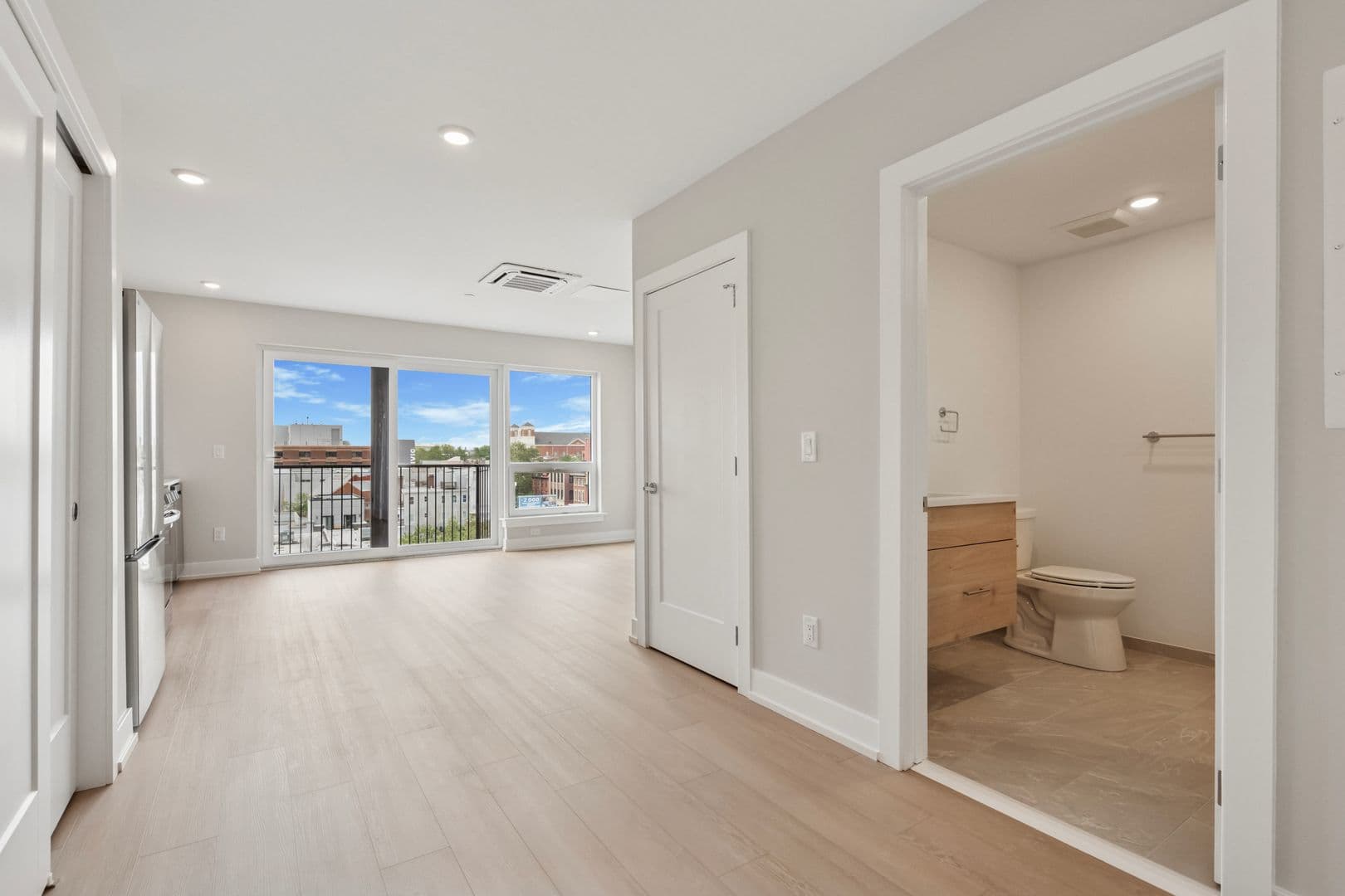 Philadelphia Apartment: 922 N Broad Street