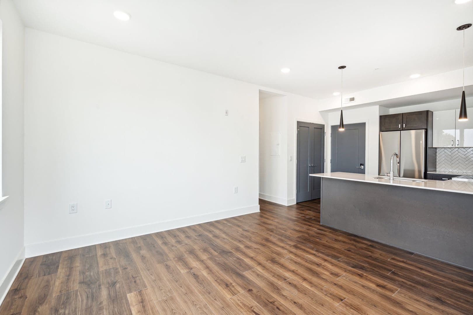 Philadelphia Apartment: 1701 Federal Street