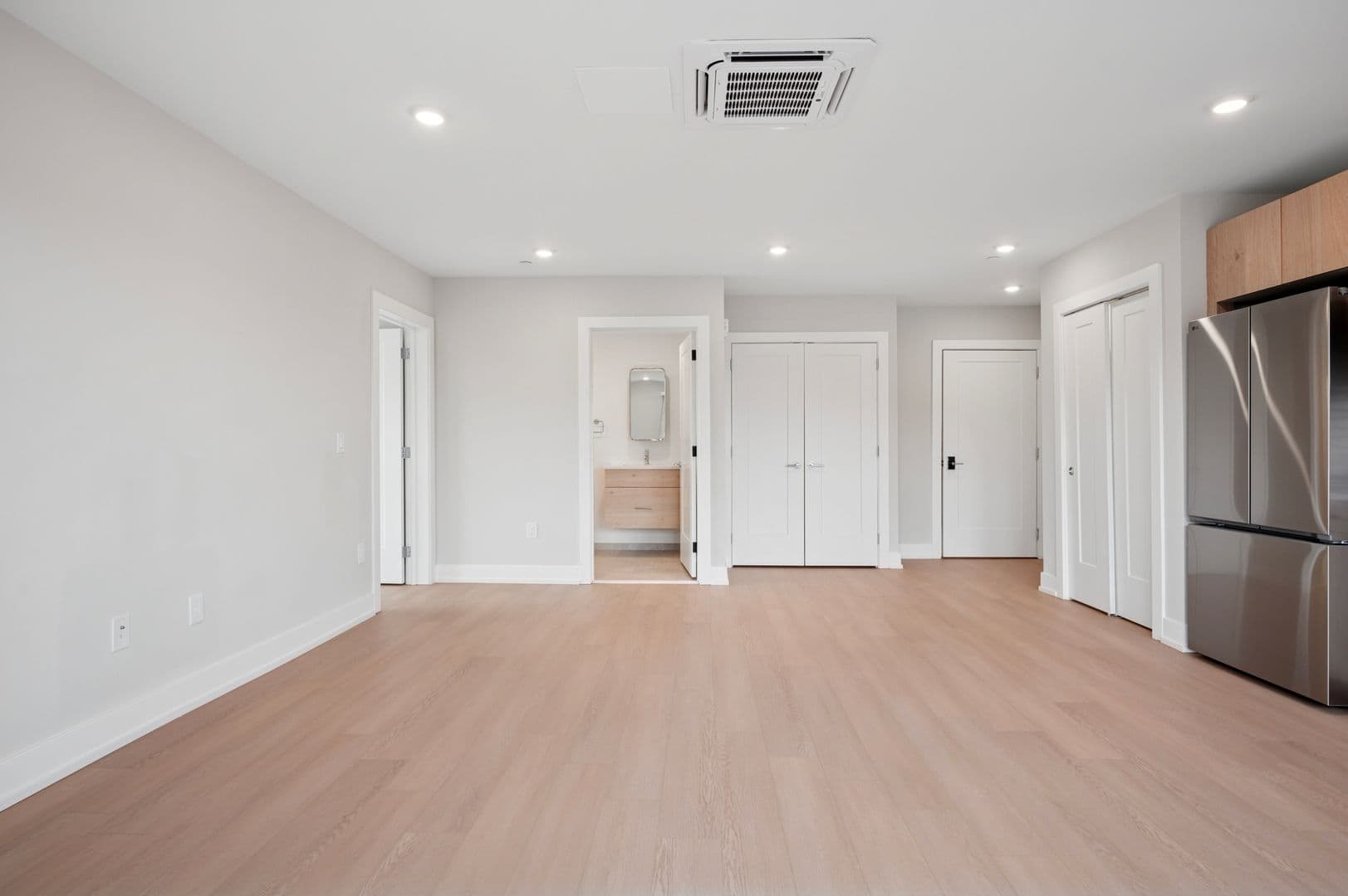 Philadelphia Apartment: 922 N Broad Street