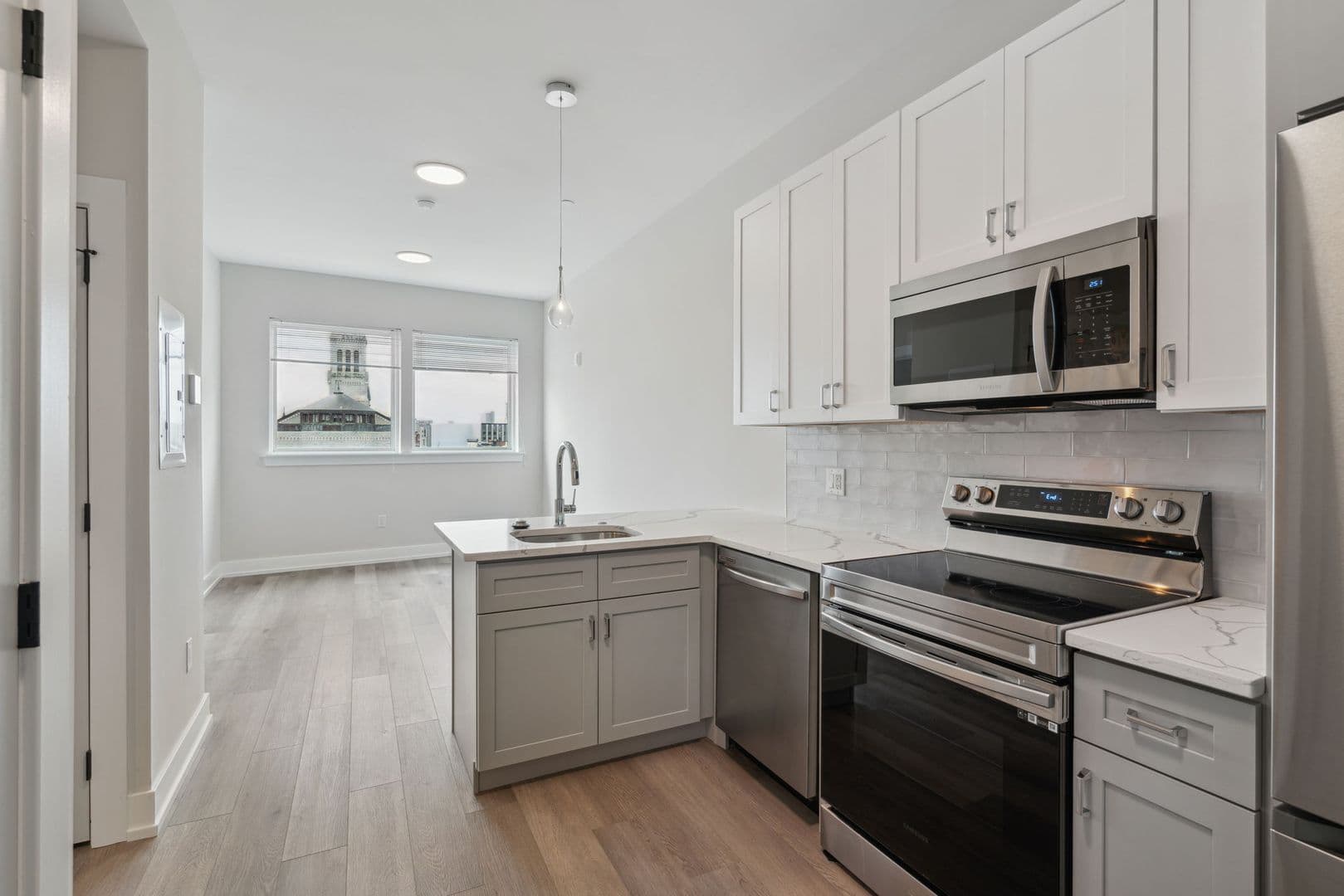 Philadelphia Apartment: 342 W Girard Ave