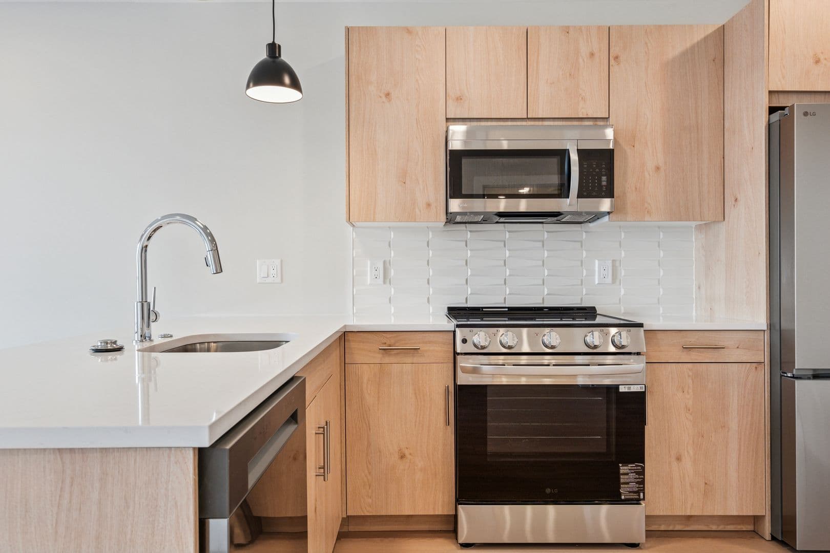 Philadelphia Apartment: 922 N Broad Street