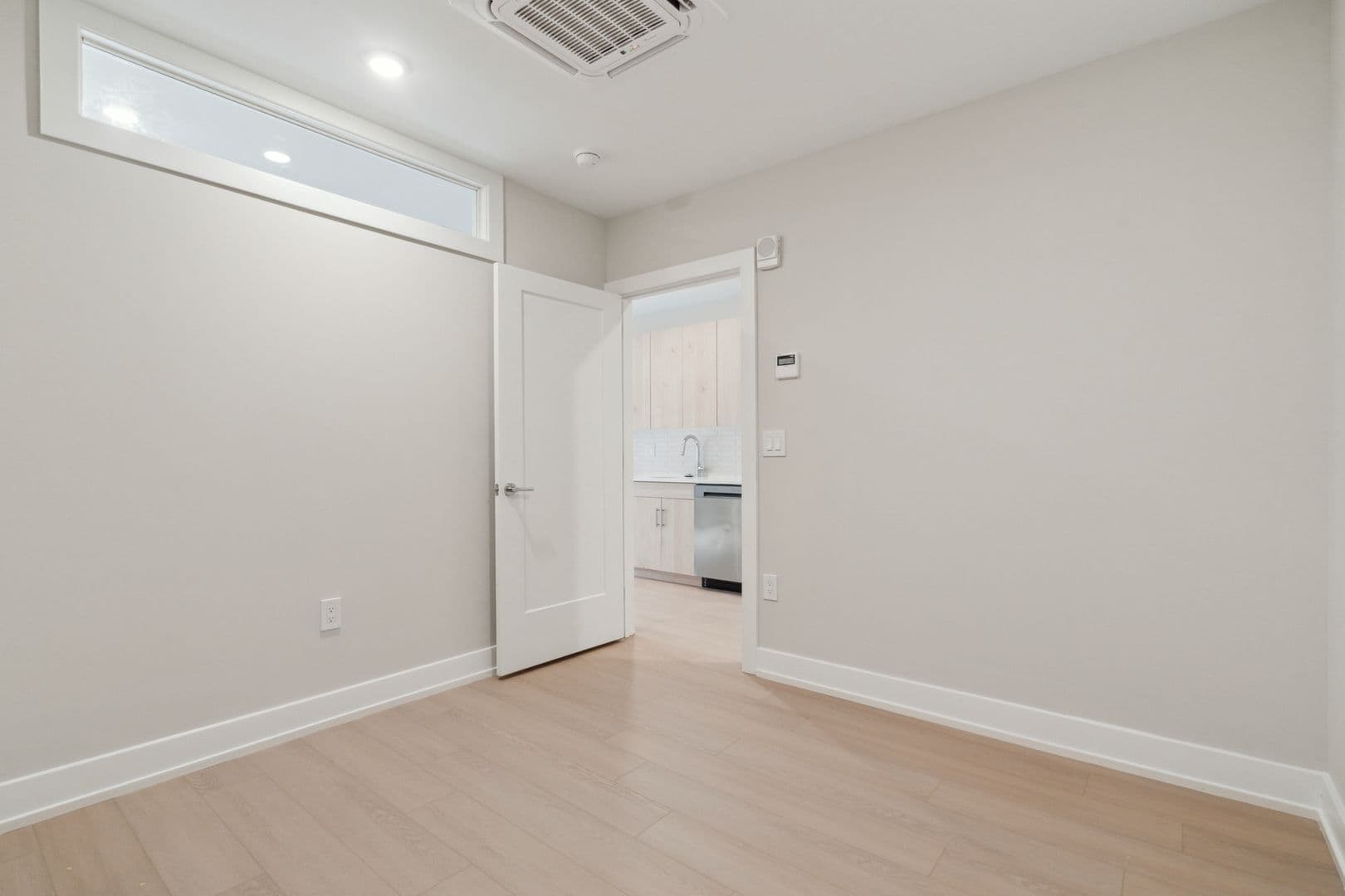 Philadelphia Apartment: 922 N Broad Street