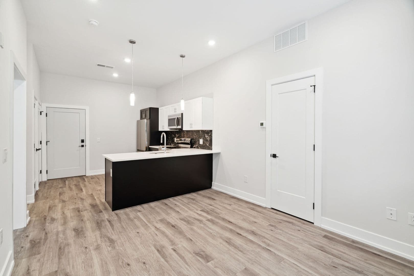 Philadelphia Apartment: 6144 Germantown Avenue