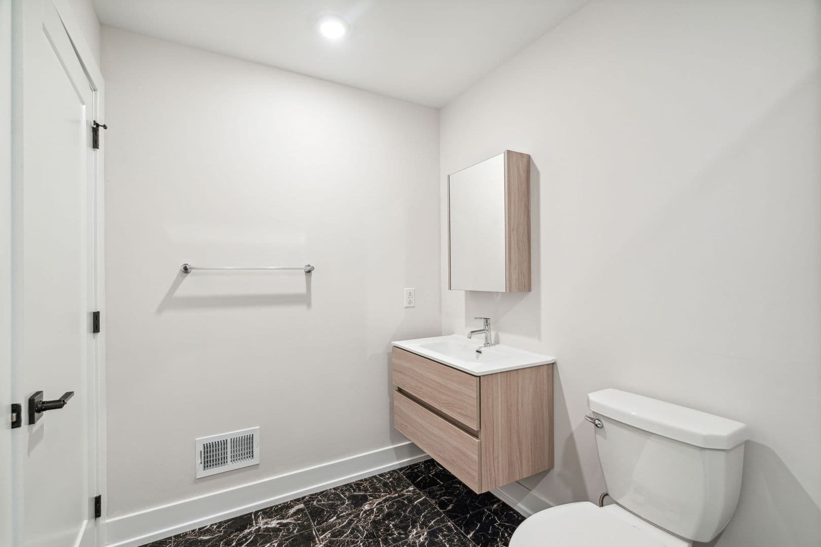 Philadelphia Apartment: 6144 Germantown Avenue