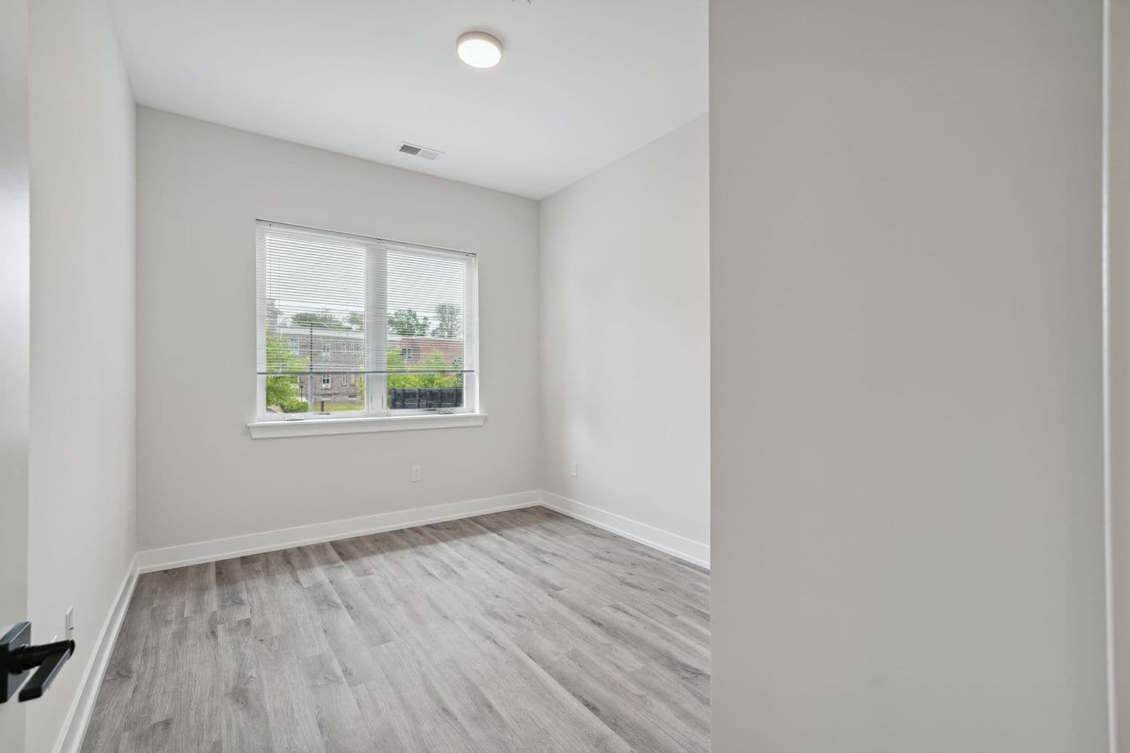 Philadelphia Apartment: 6144 Germantown Avenue