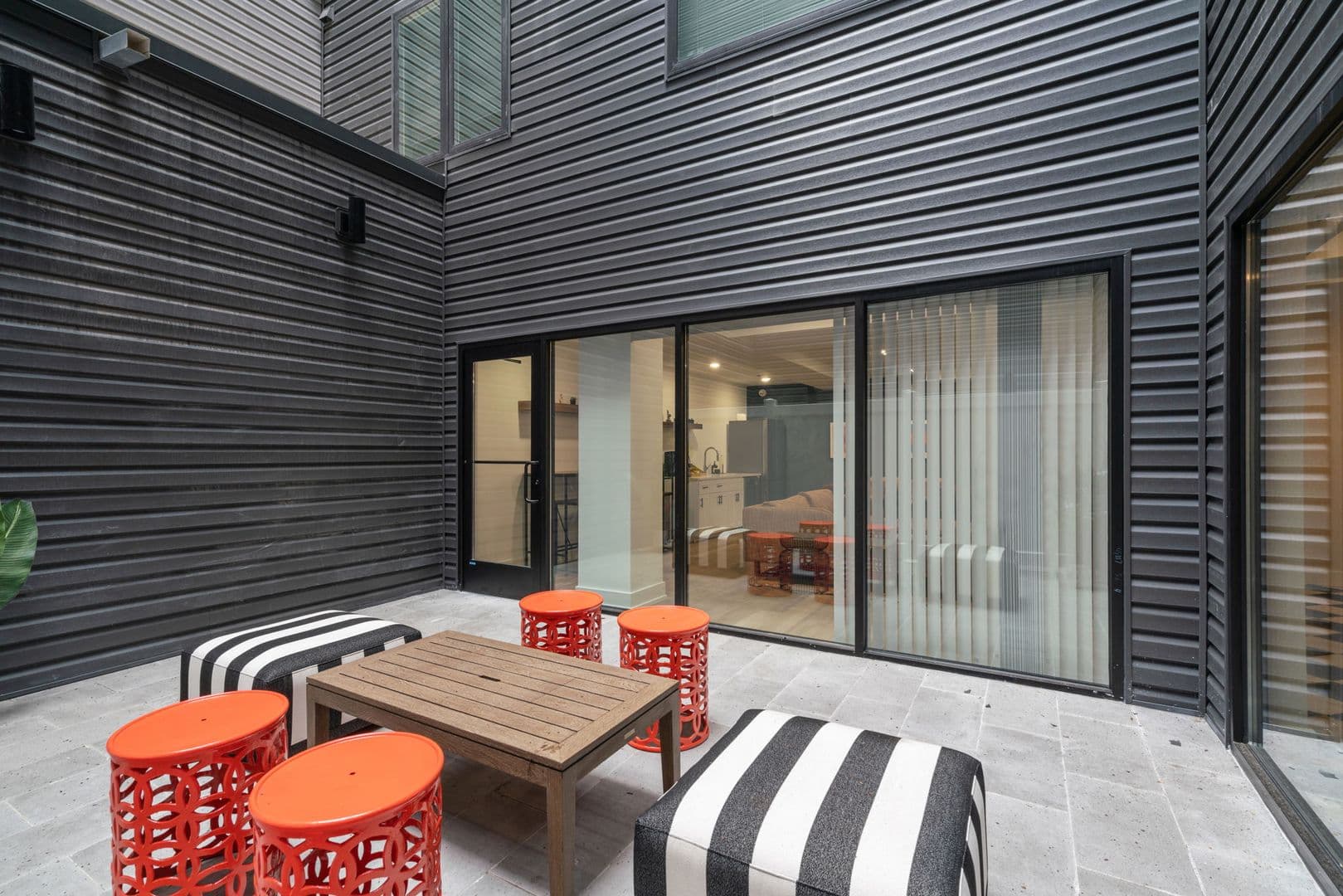 Philadelphia Apartment: 901 Leland Street