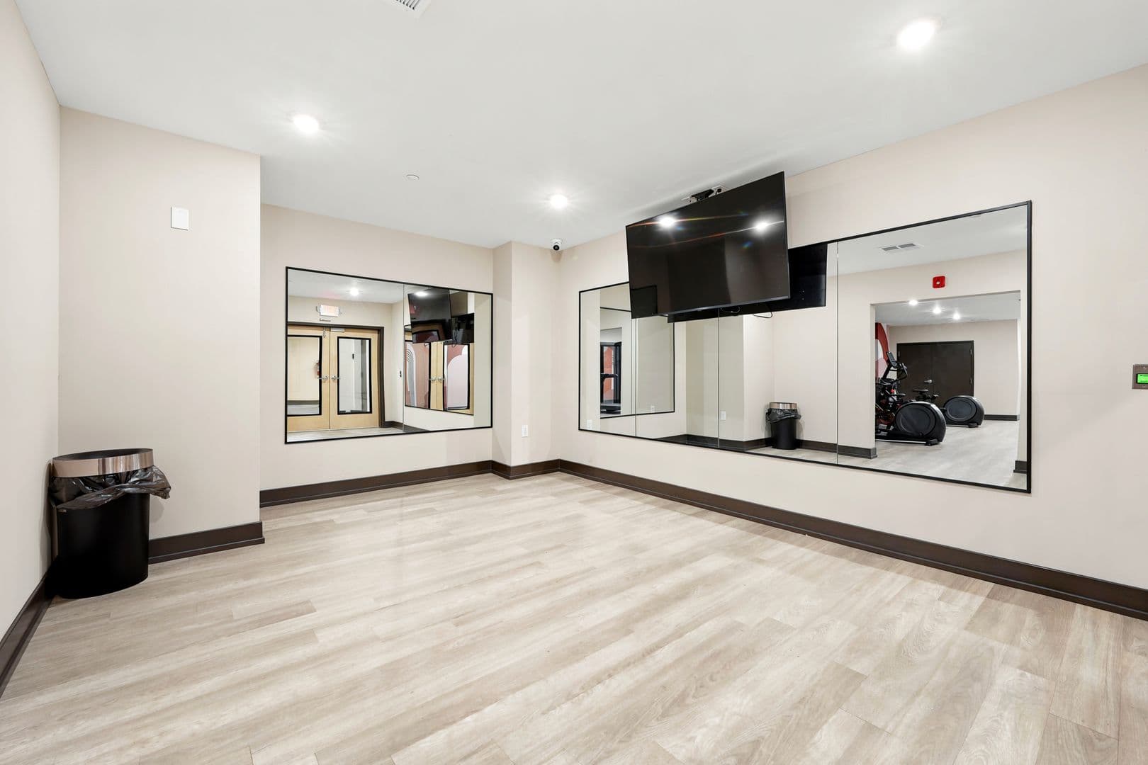 Philadelphia Apartment: 130 W Girard Avenue