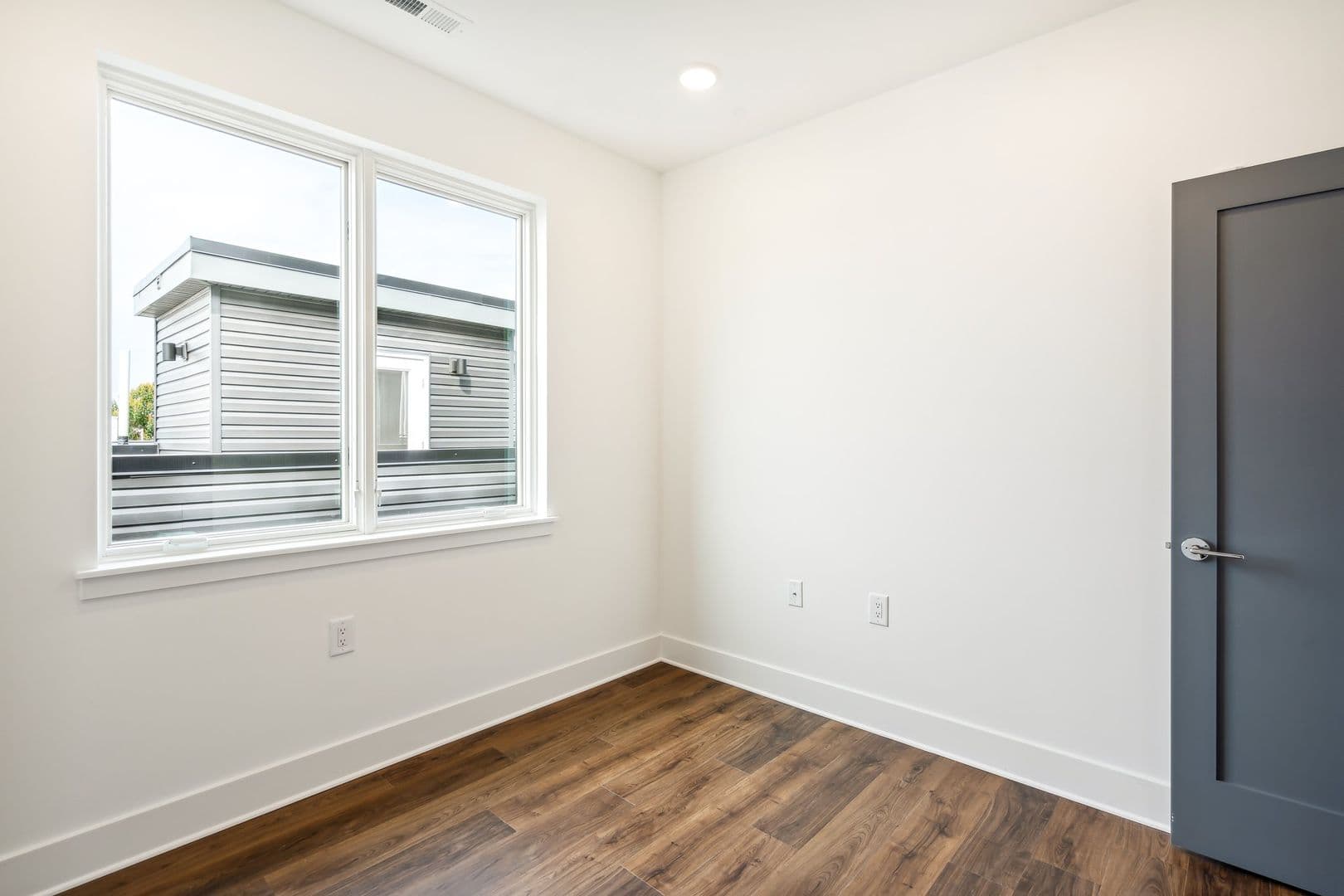 Philadelphia Apartment: 1701 Federal Street