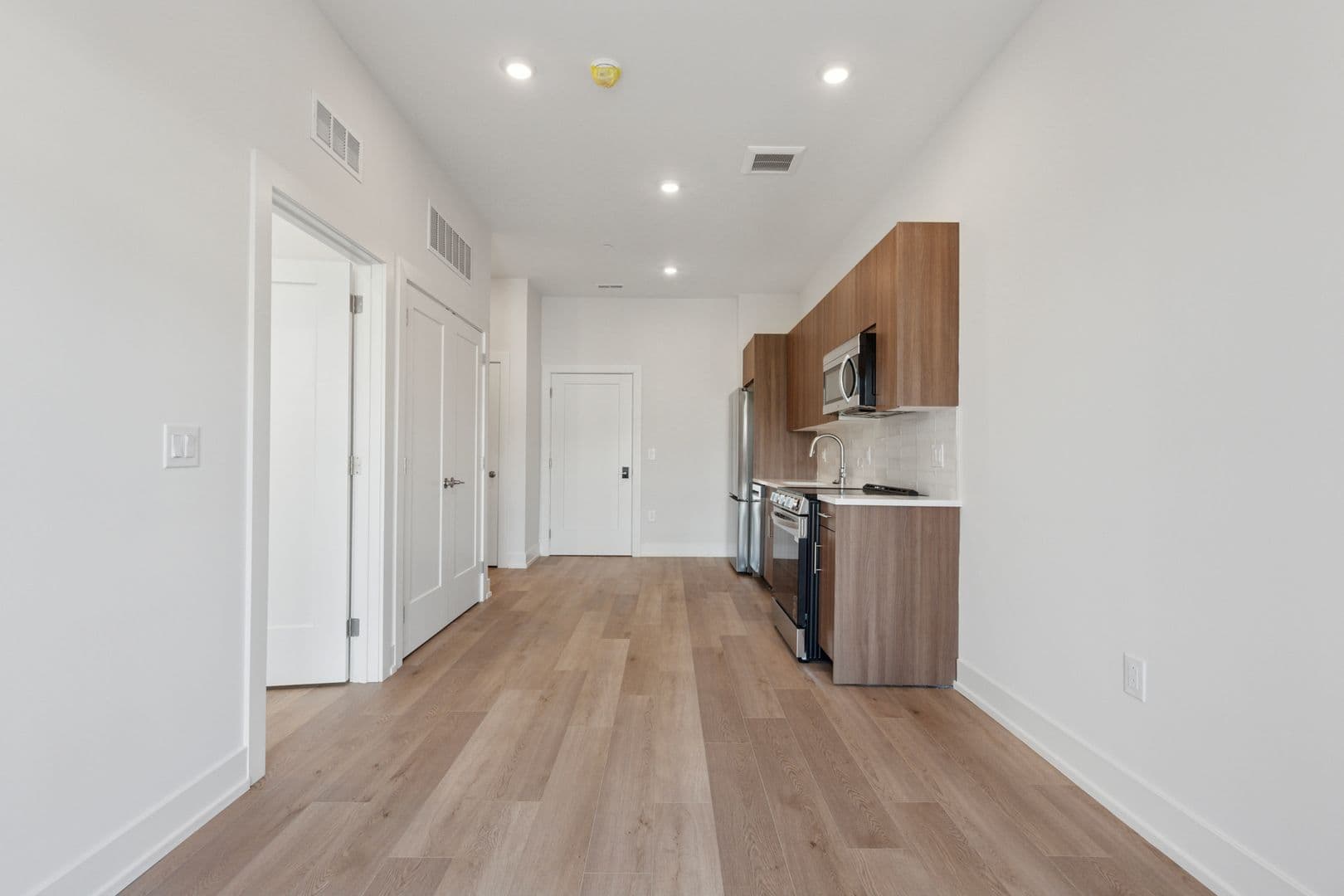 Philadelphia Apartment: 130 W Girard Avenue