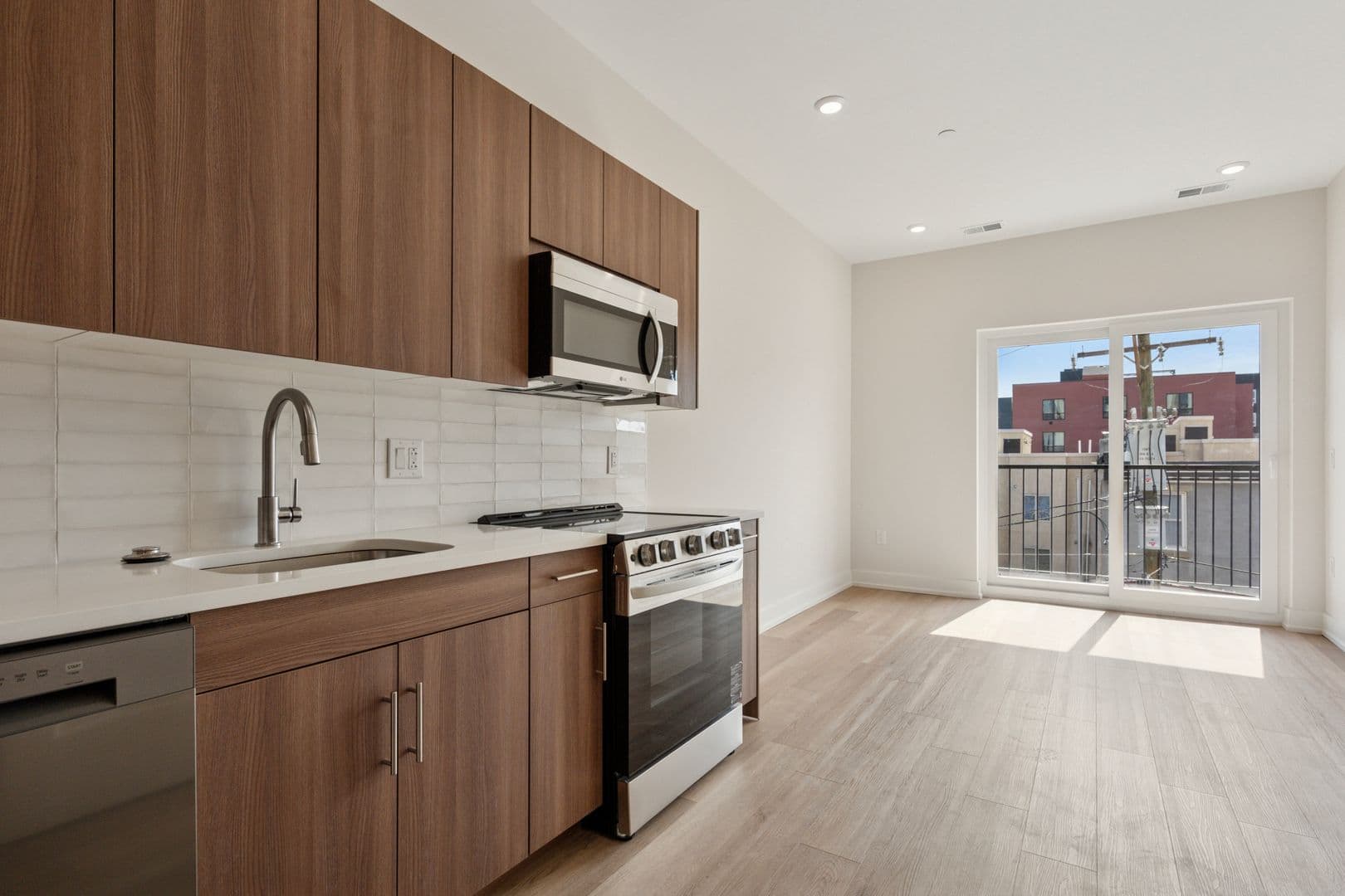 Philadelphia Apartment: 130 W Girard Avenue
