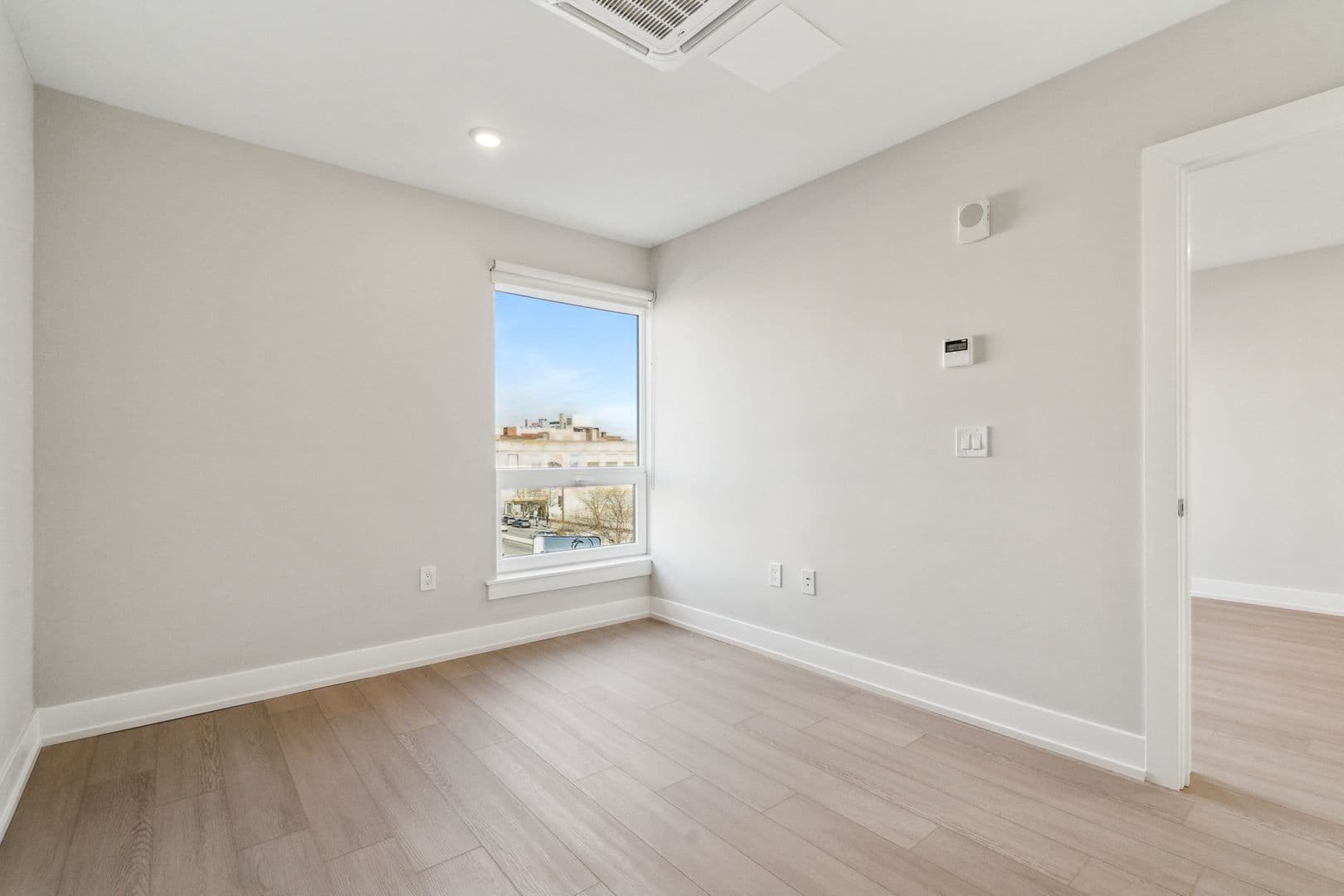 Philadelphia Apartment: 922 N Broad Street