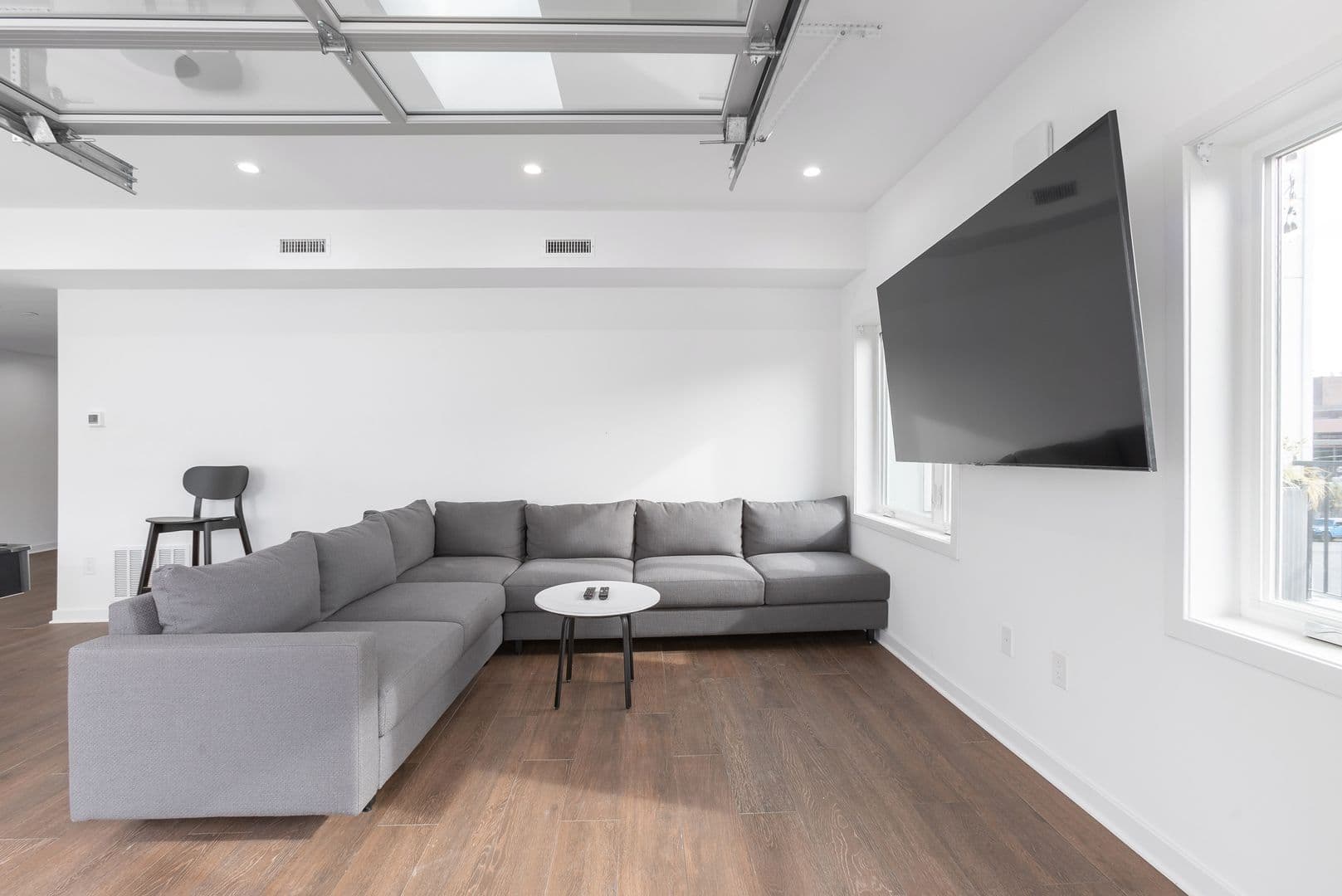 Philadelphia Apartment: 2501 Washington Avenue