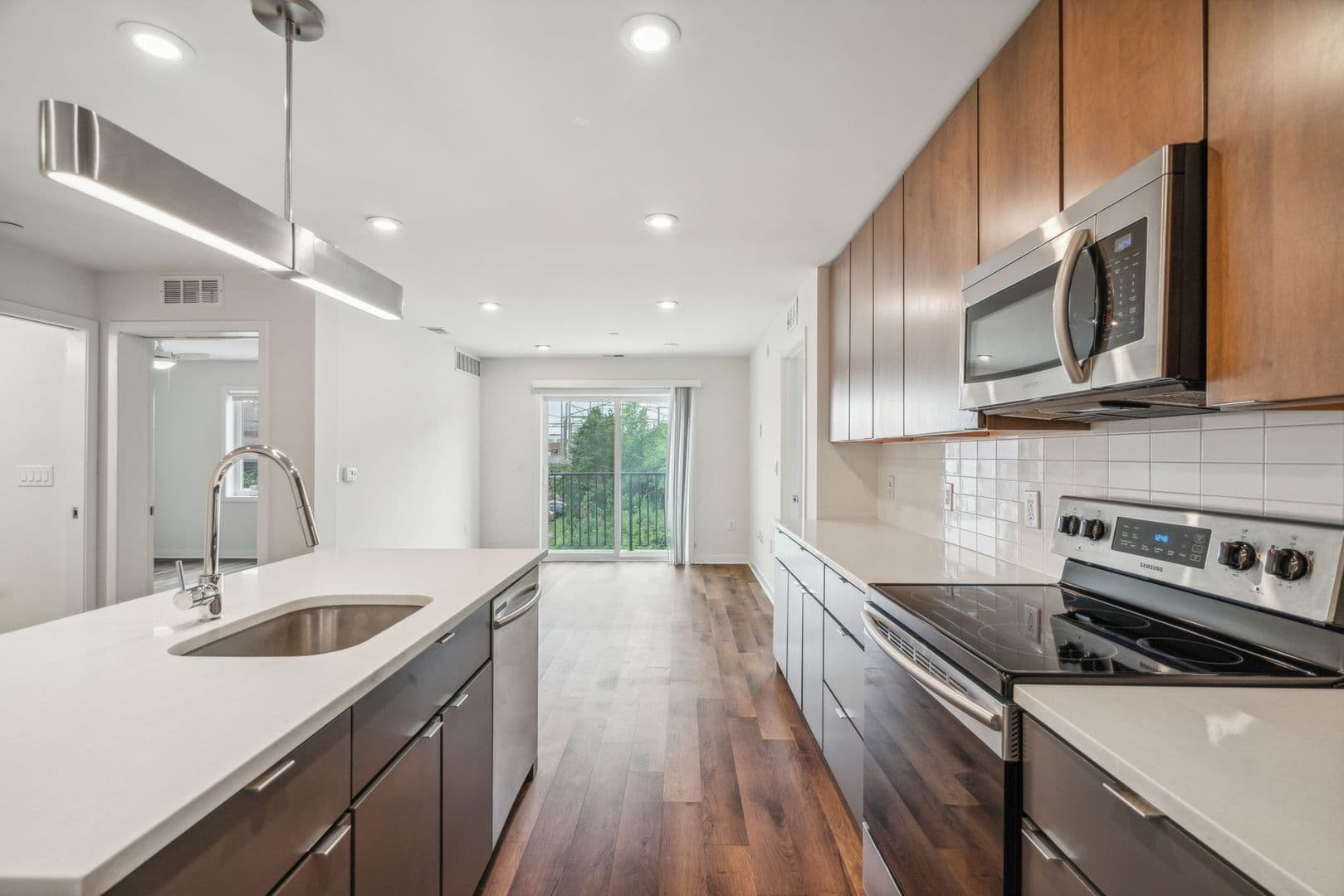 Philadelphia Apartment: 2501 Washington Avenue