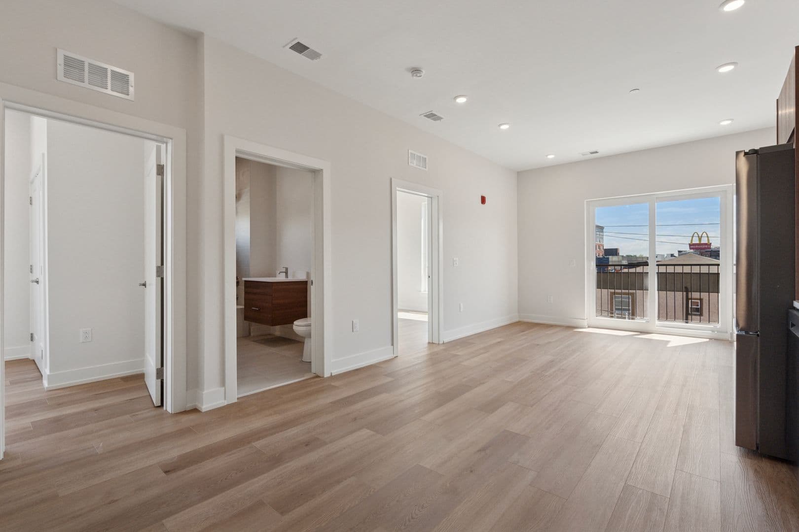 Philadelphia Apartment: 130 W Girard Avenue