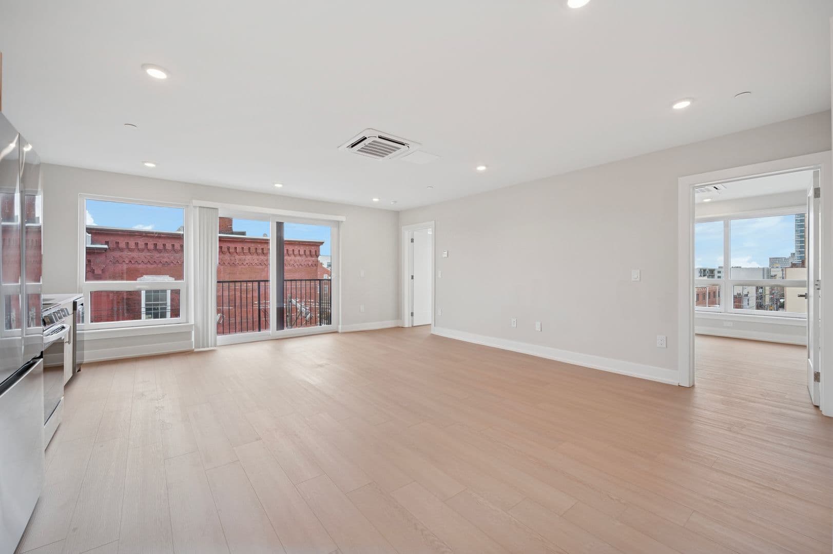 Philadelphia Apartment: 922 N Broad Street