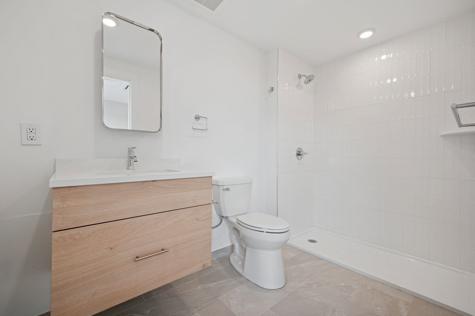 Philadelphia Apartment: 922 N Broad Street