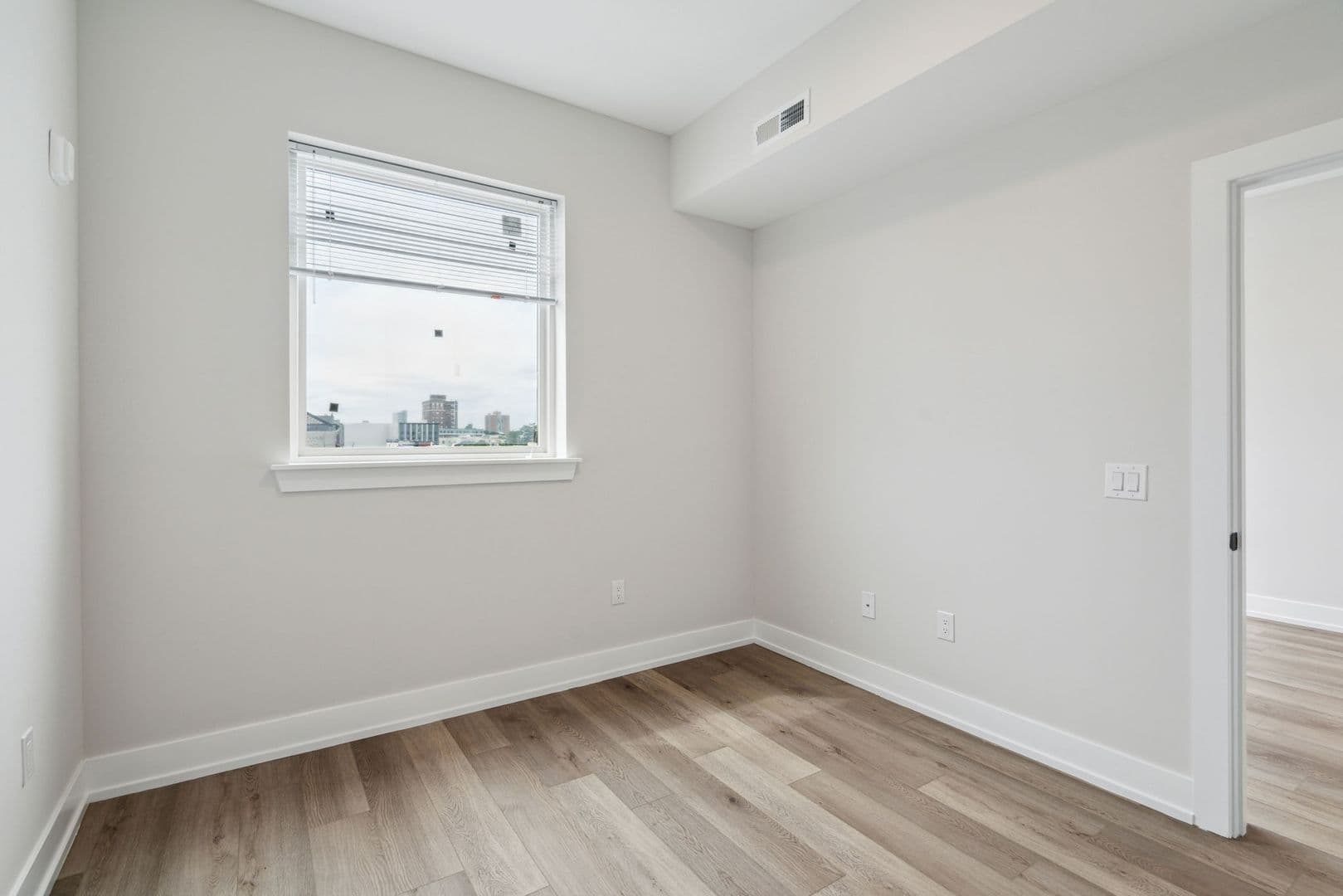 Philadelphia Apartment: 342 W Girard Ave