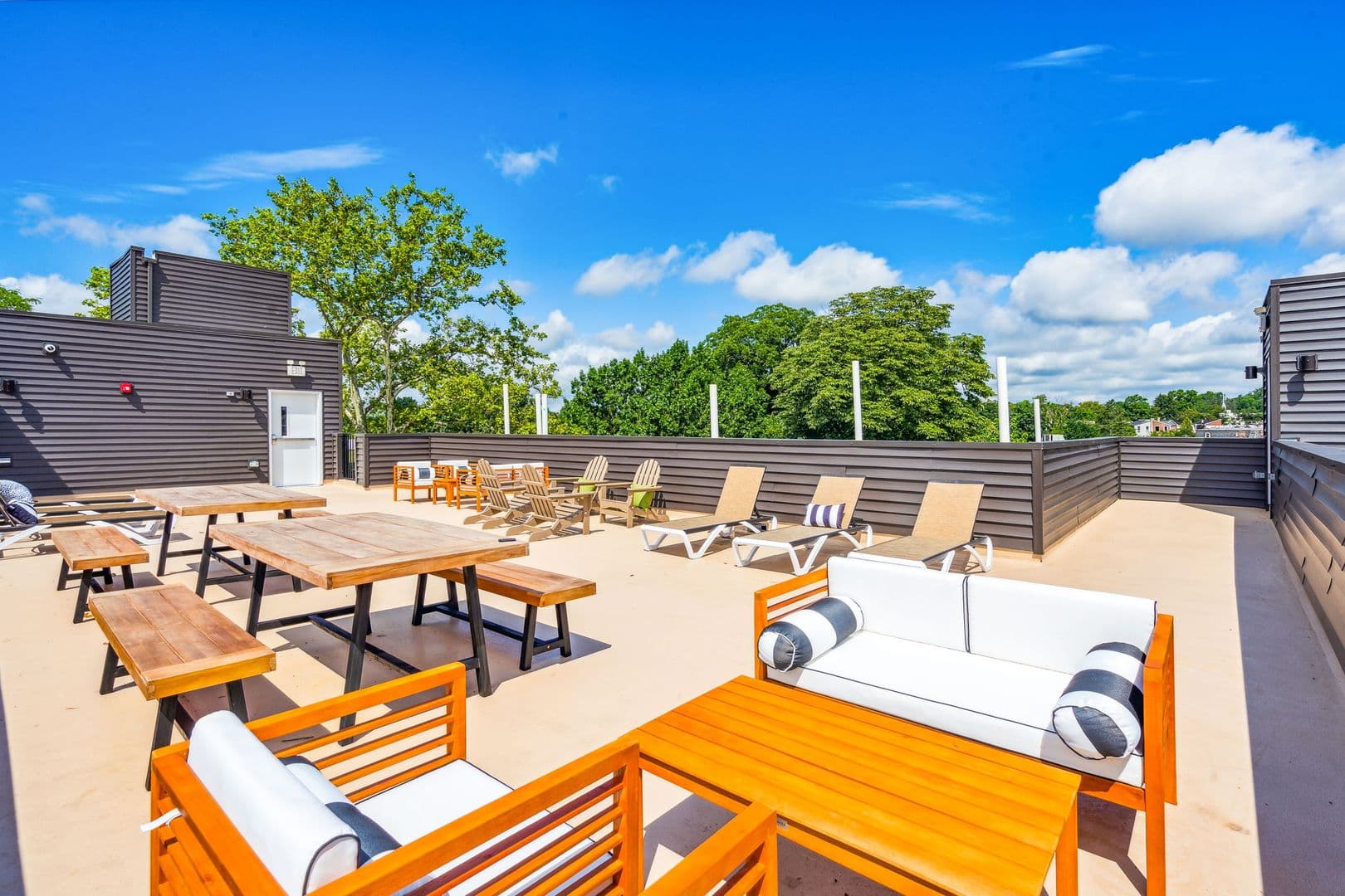 Philadelphia Apartment: 6144 Germantown Avenue