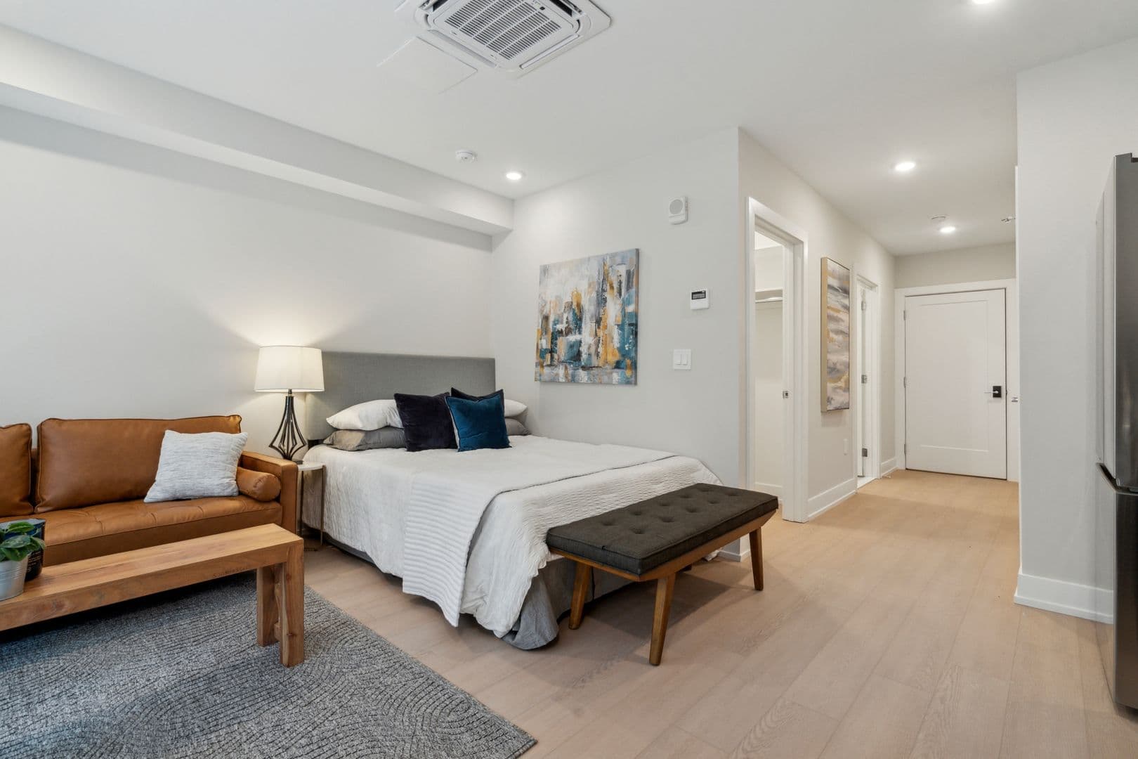 Philadelphia Apartment: 922 N Broad Street