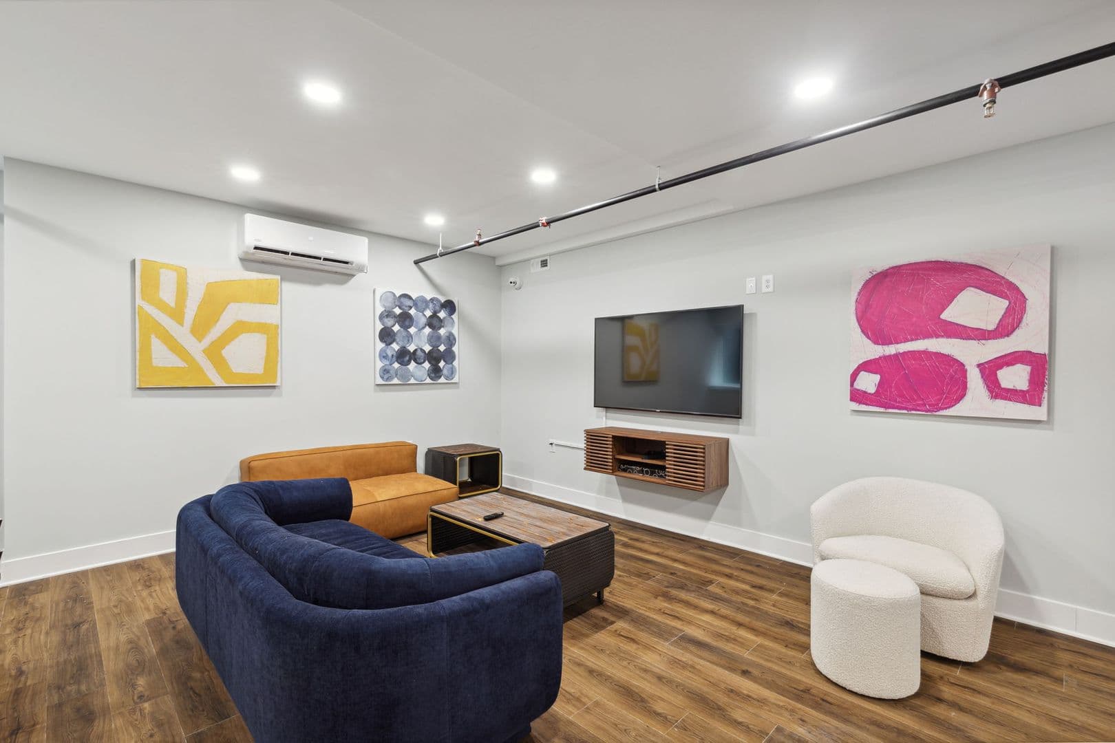 Philadelphia Apartment: 1701 Federal Street