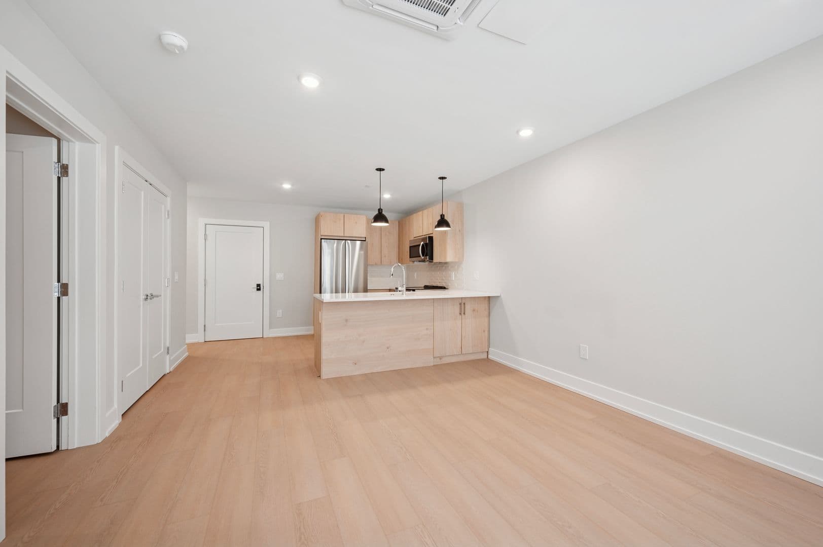Philadelphia Apartment: 922 N Broad Street