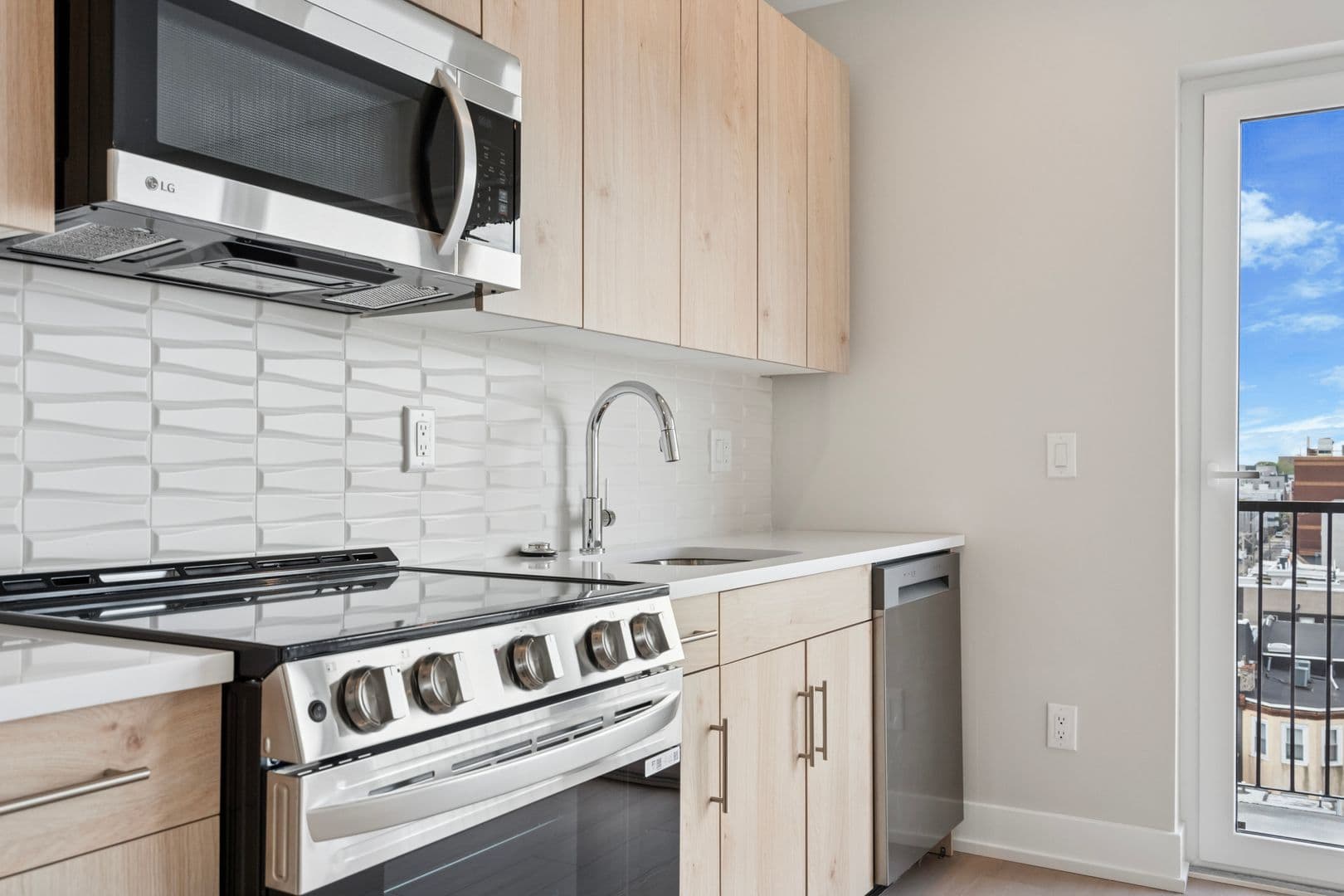 Philadelphia Apartment: 922 N Broad Street
