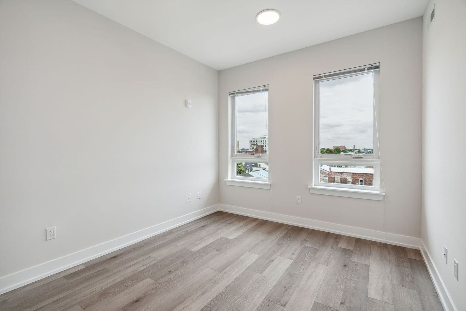 Philadelphia Apartment: 342 W Girard Ave