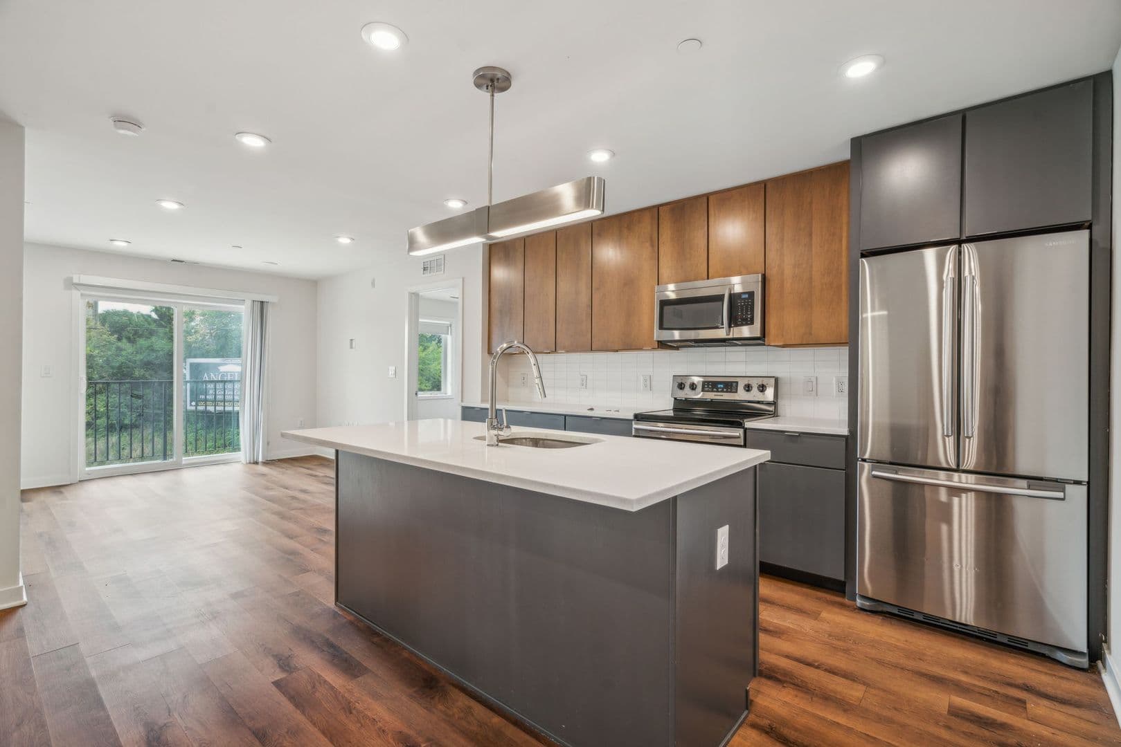 Philadelphia Apartment: 2501 Washington Avenue