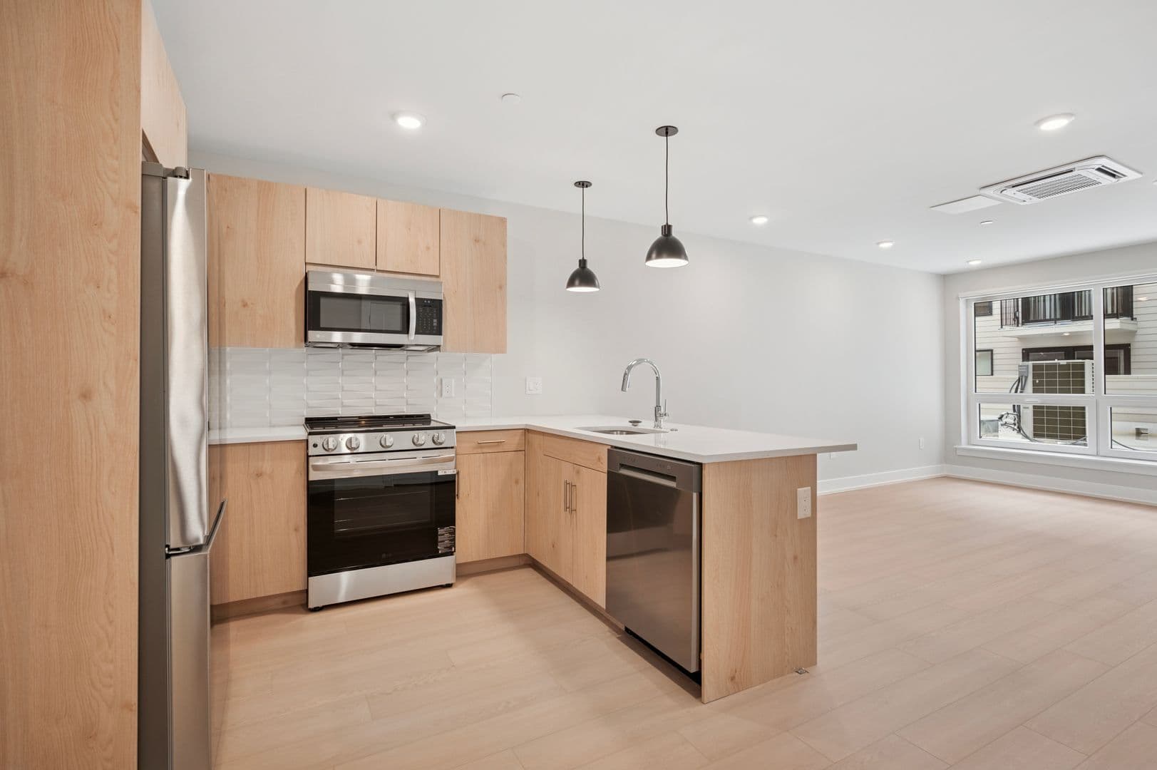 Philadelphia Apartment: 922 N Broad Street
