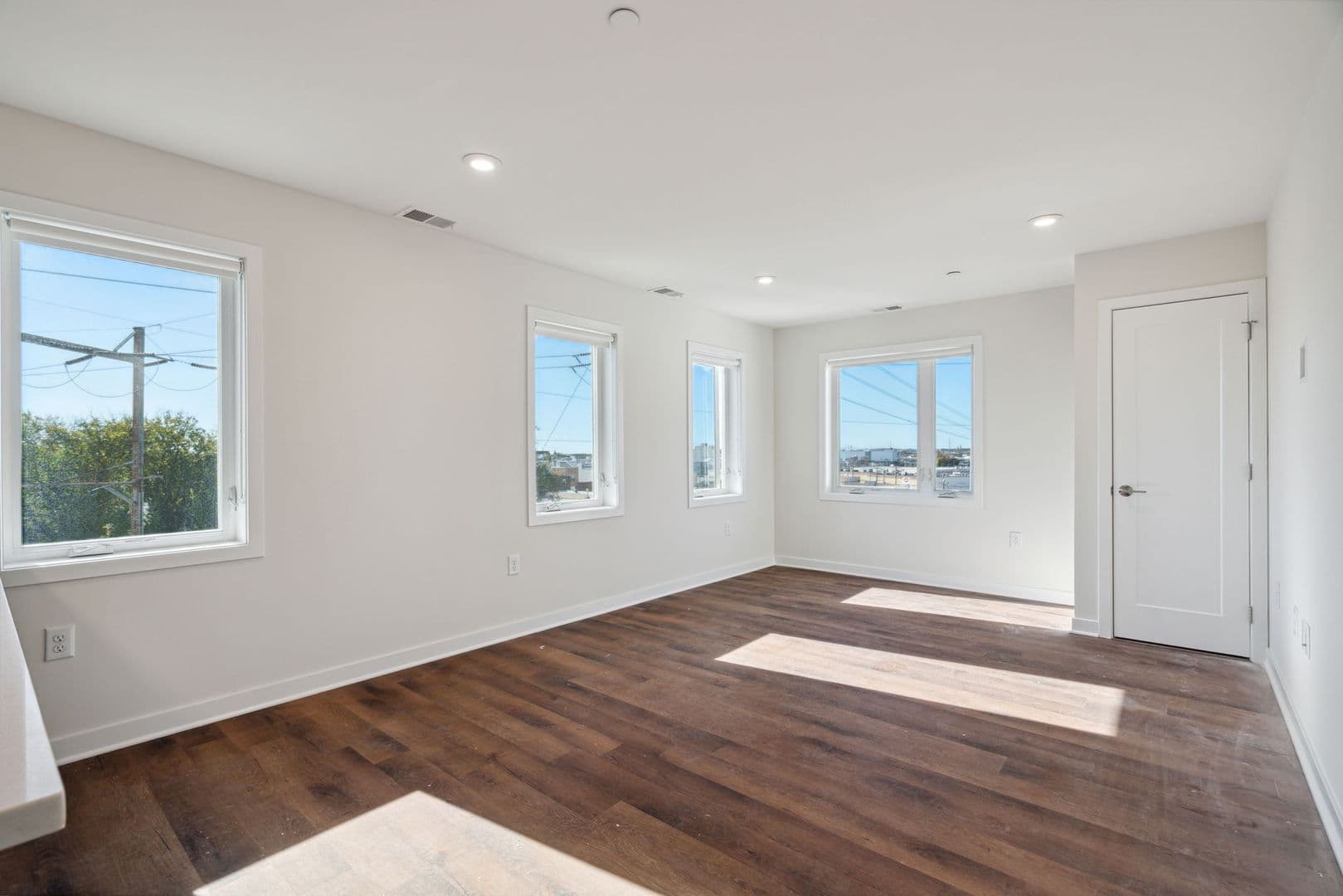 Philadelphia Apartment: 2501 Washington Avenue