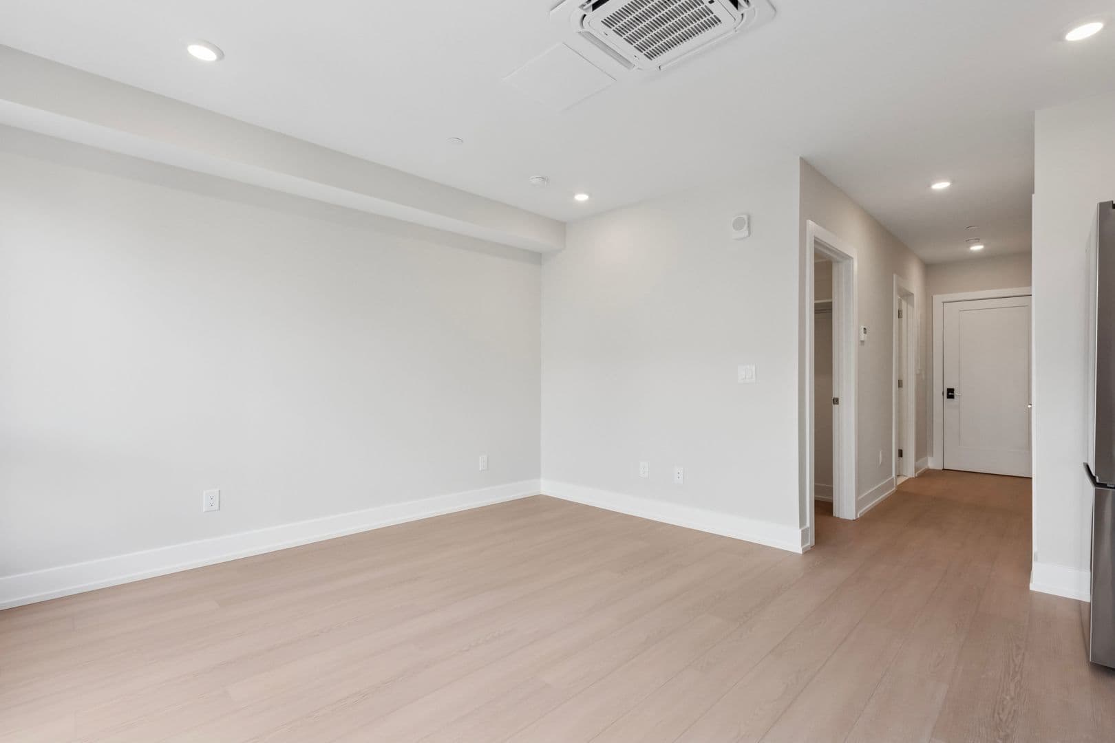 Philadelphia Apartment: 922 N Broad Street