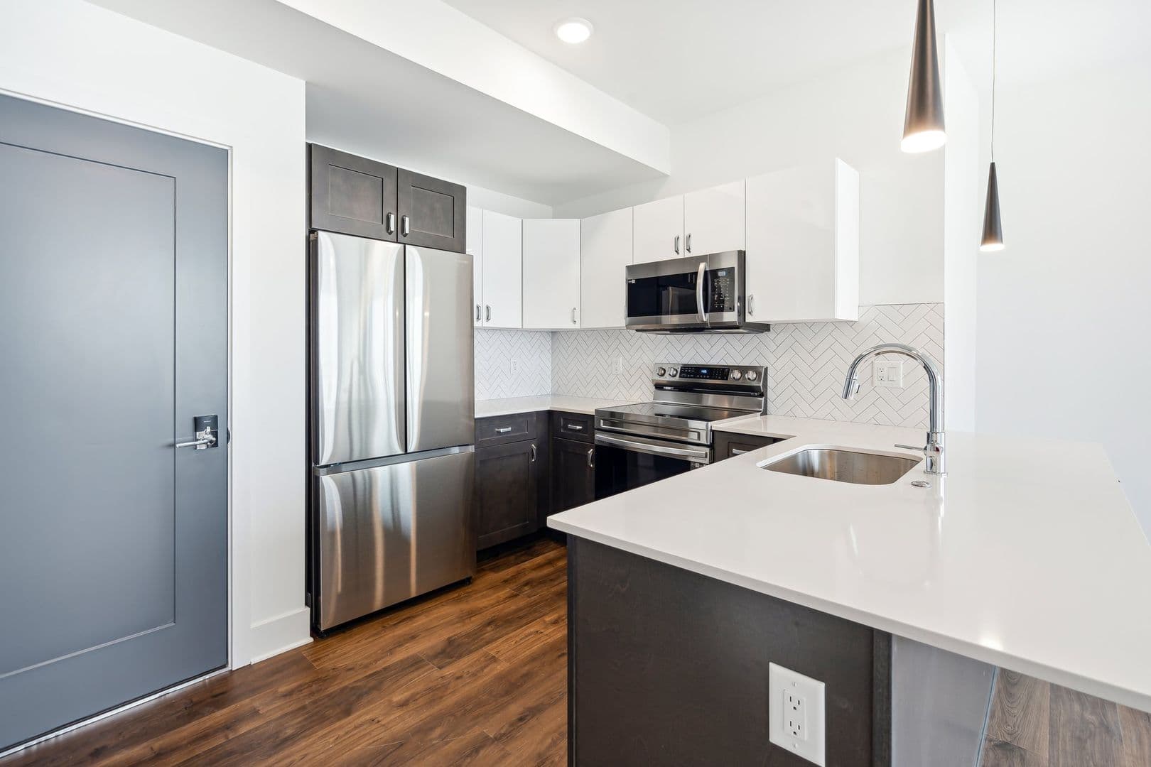 Philadelphia Apartment: 1701 Federal Street