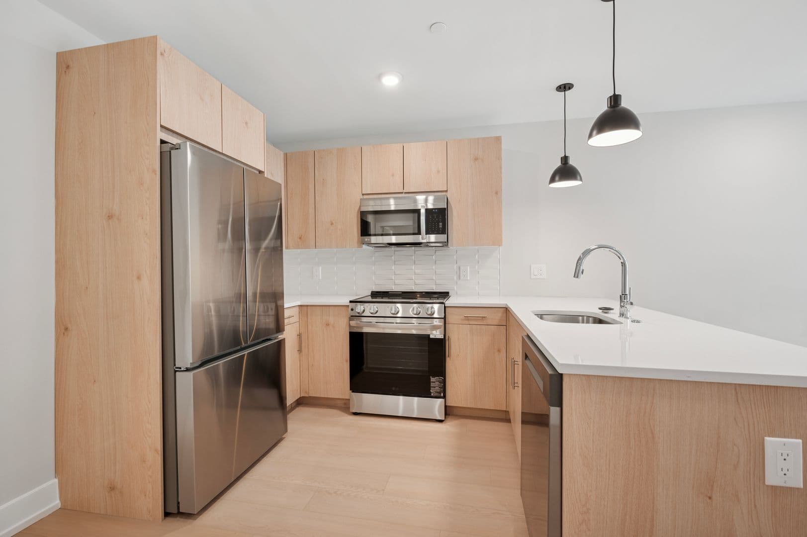 Philadelphia Apartment: 922 N Broad Street