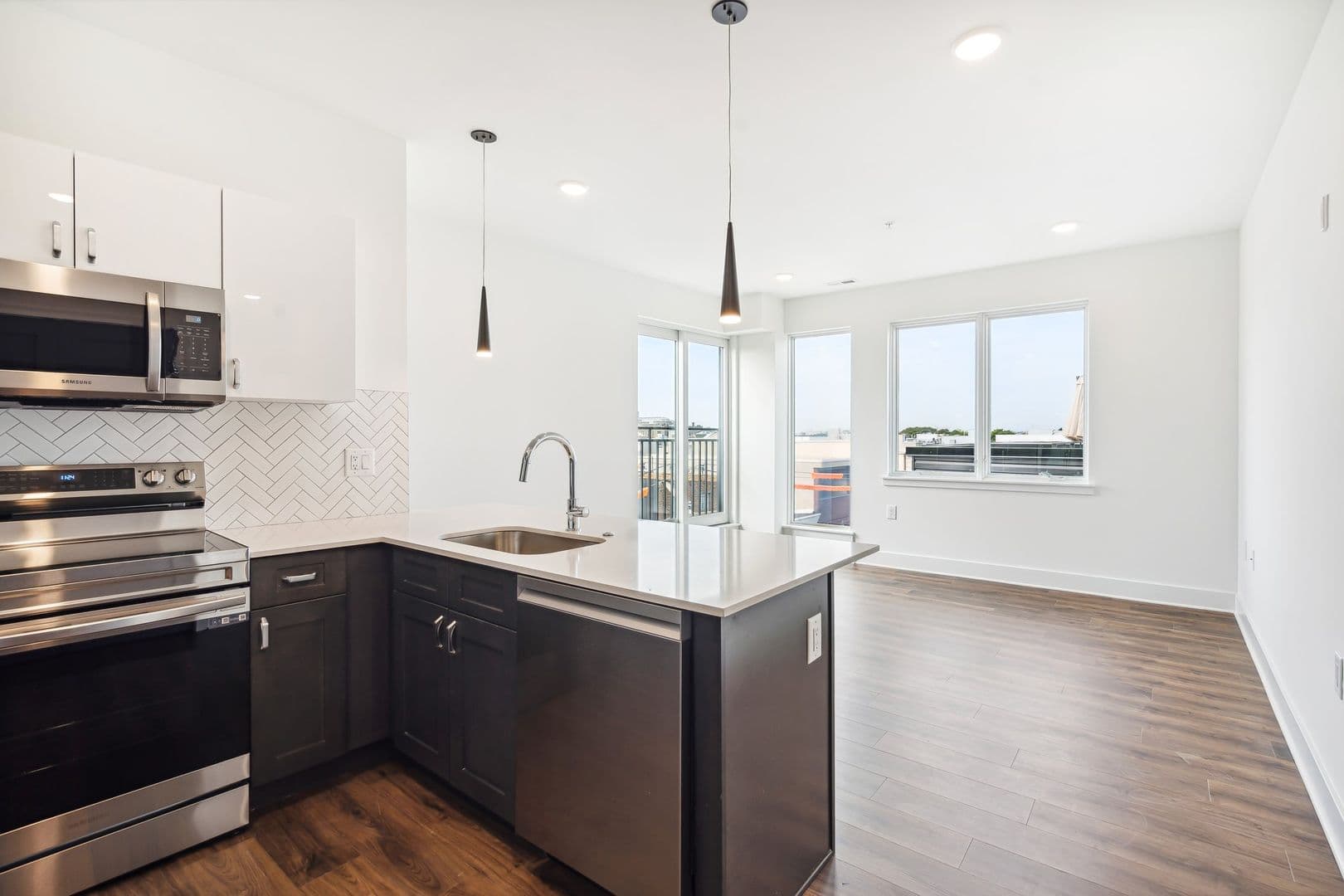 Philadelphia Apartment: 1701 Federal Street