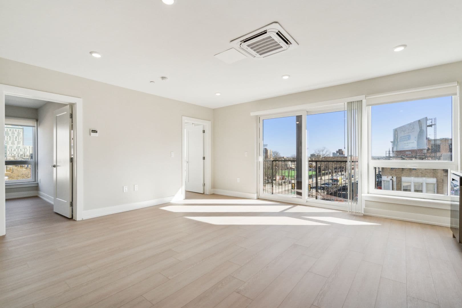 Philadelphia Apartment: 922 N Broad Street