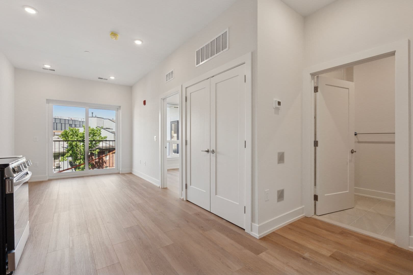 Philadelphia Apartment: 130 W Girard Avenue