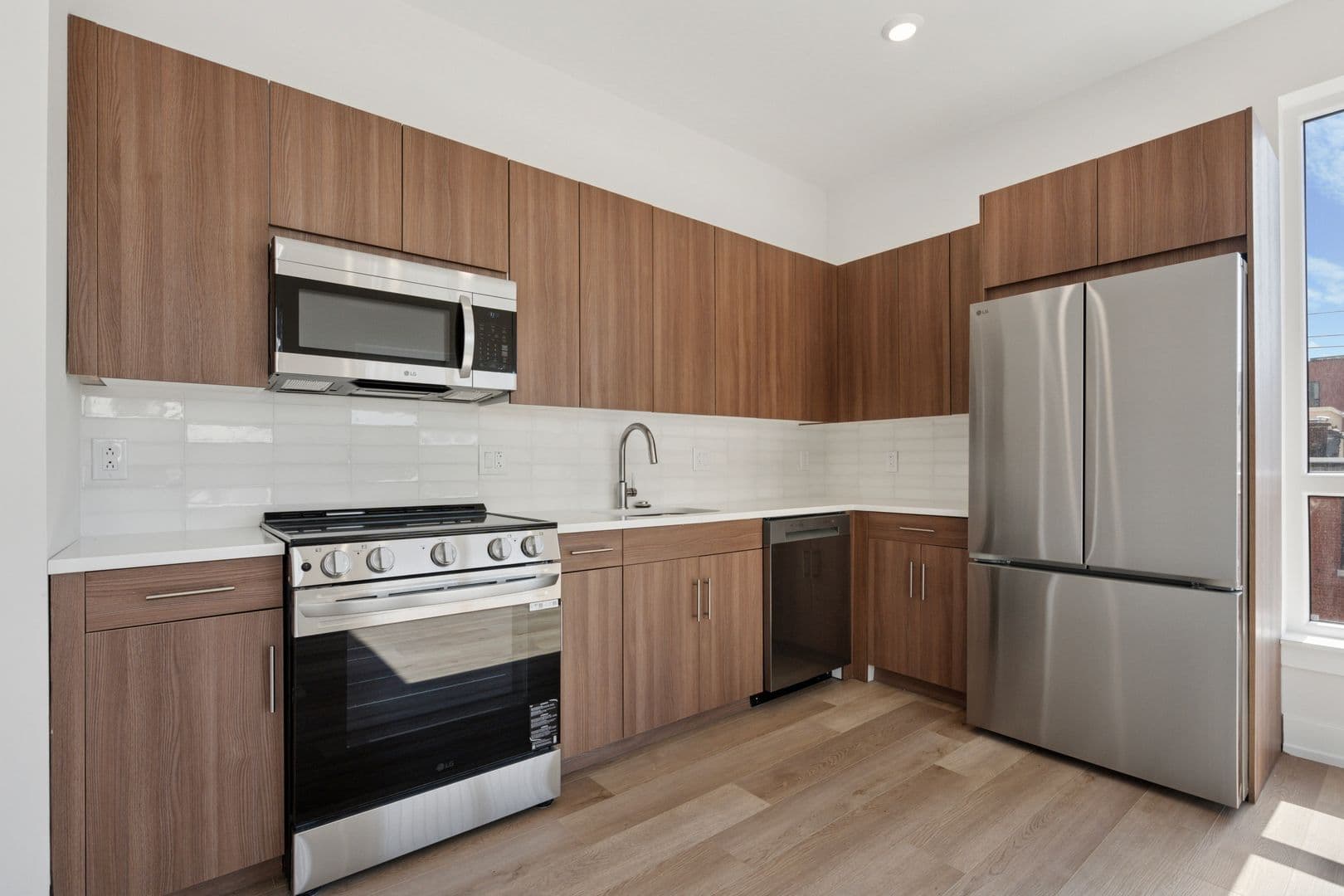 Philadelphia Apartment: 130 W Girard Avenue