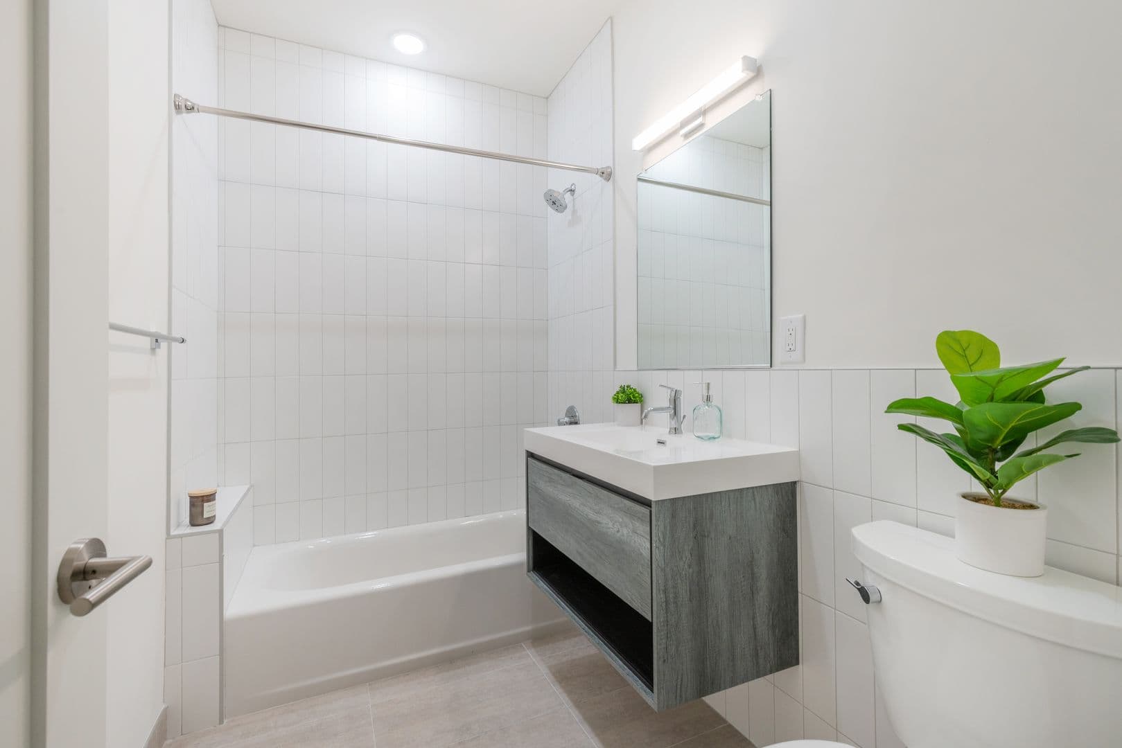 Philadelphia Apartment: 833 Wharton Street
