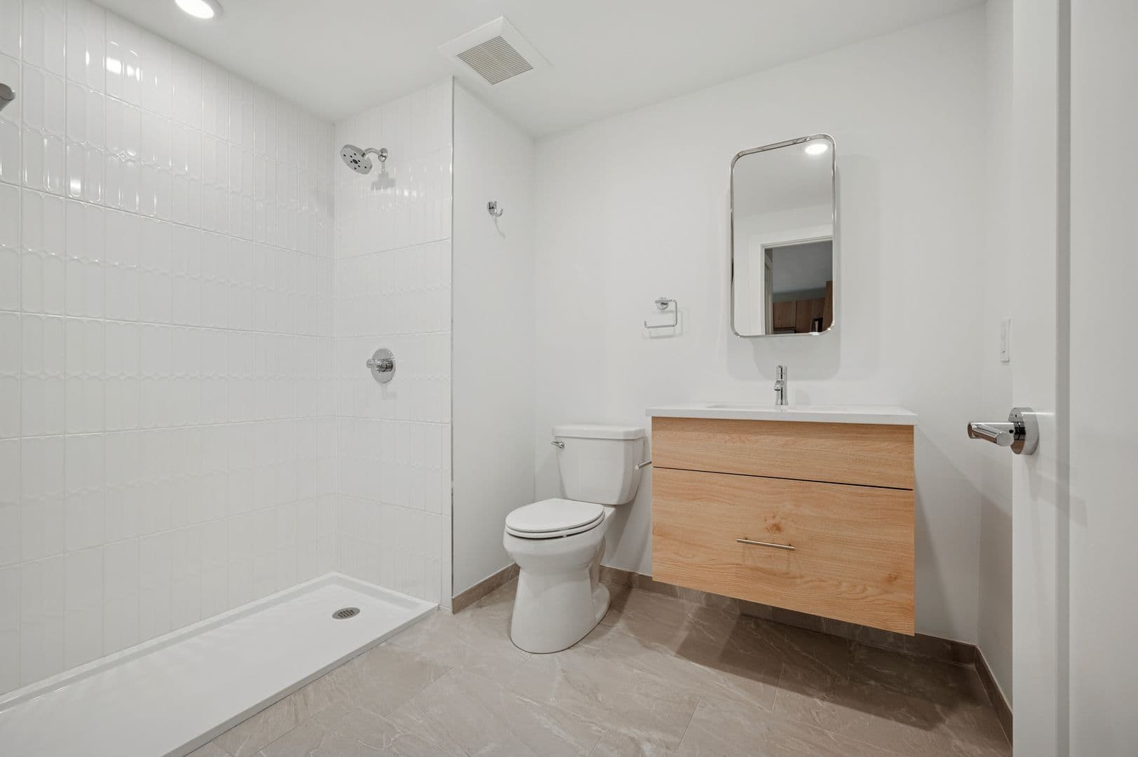 Philadelphia Apartment: 922 N Broad Street