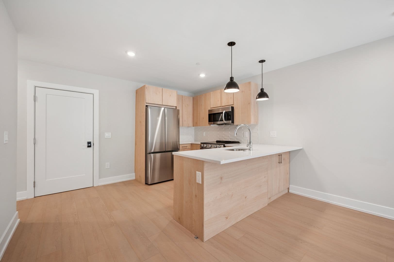 Philadelphia Apartment: 922 N Broad Street