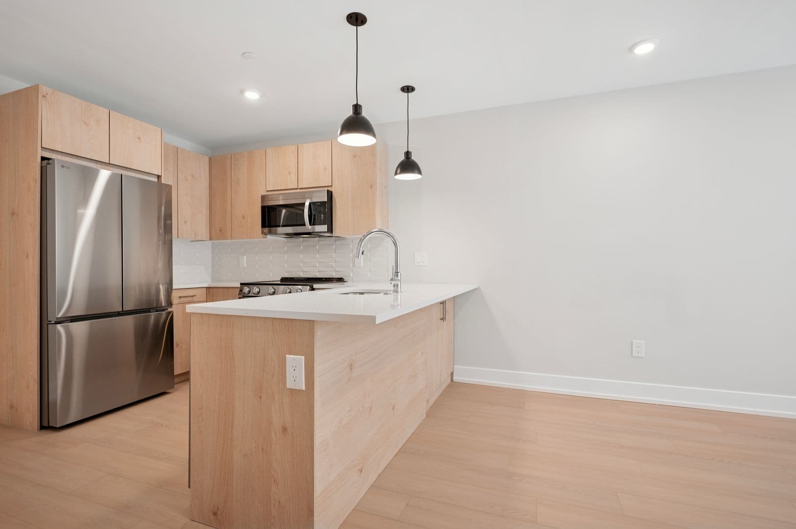 Philadelphia Apartment: 922 N Broad Street