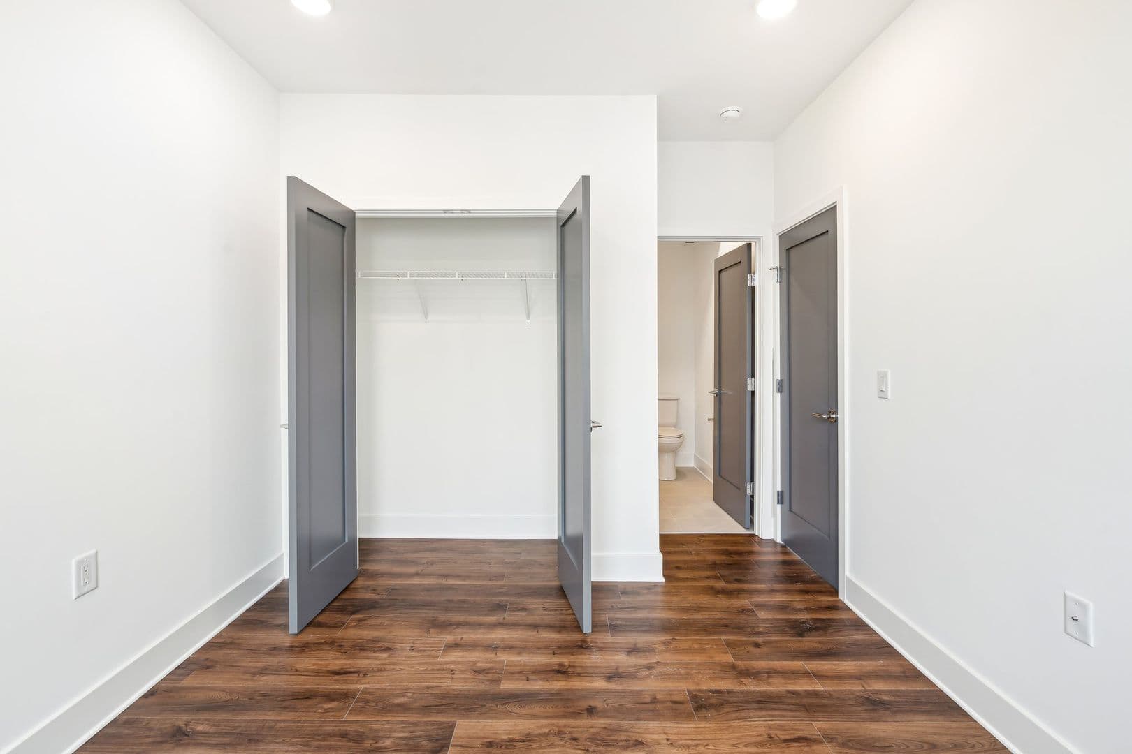 Philadelphia Apartment: 1701 Federal Street
