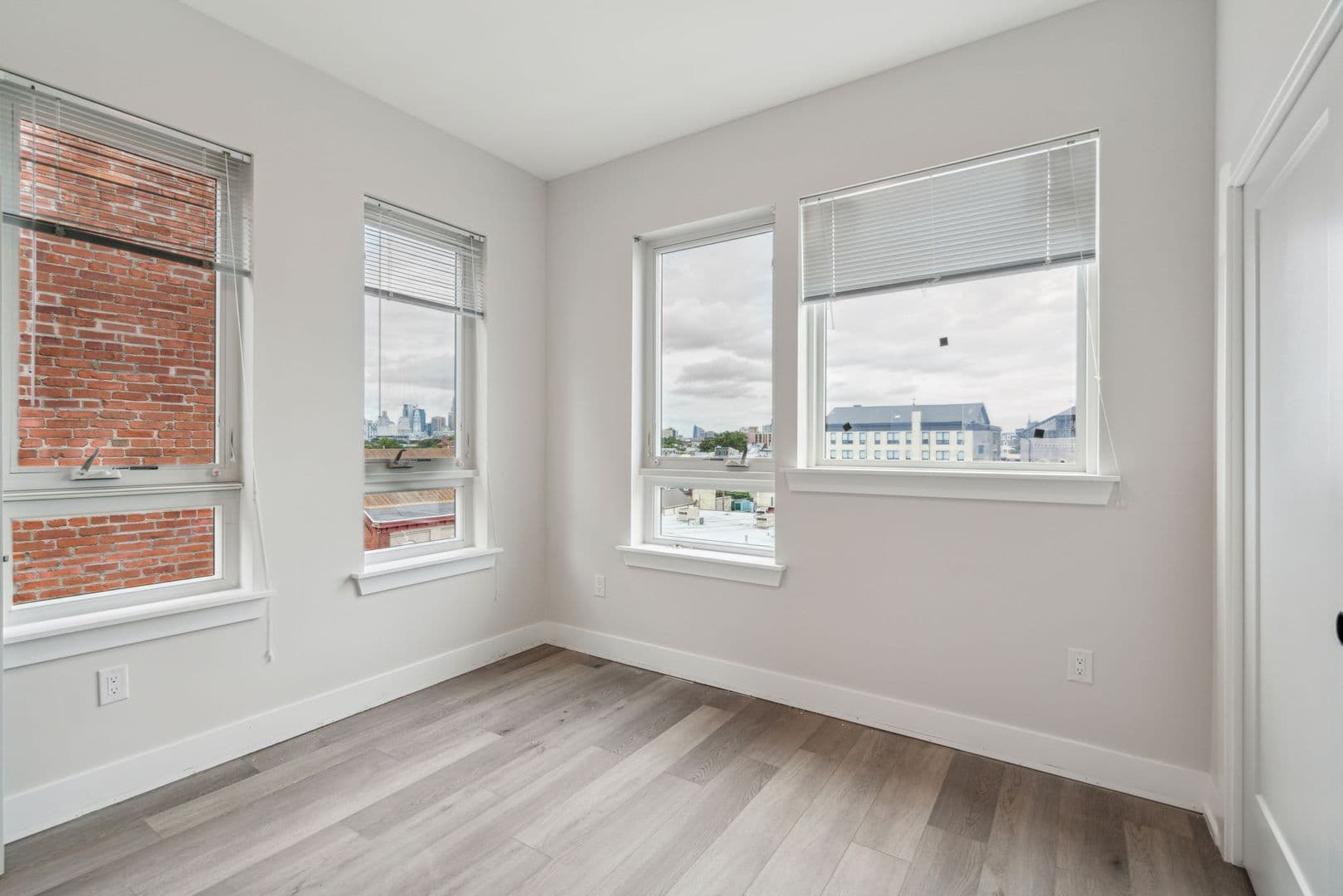 Philadelphia Apartment: 342 W Girard Ave