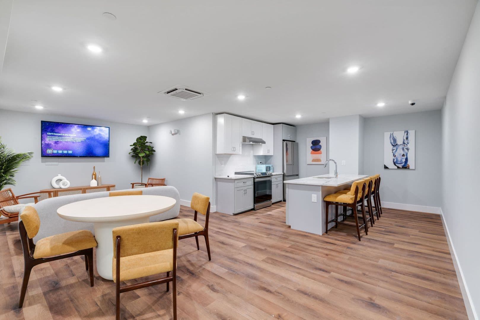 Philadelphia Apartment: 342 W Girard Ave