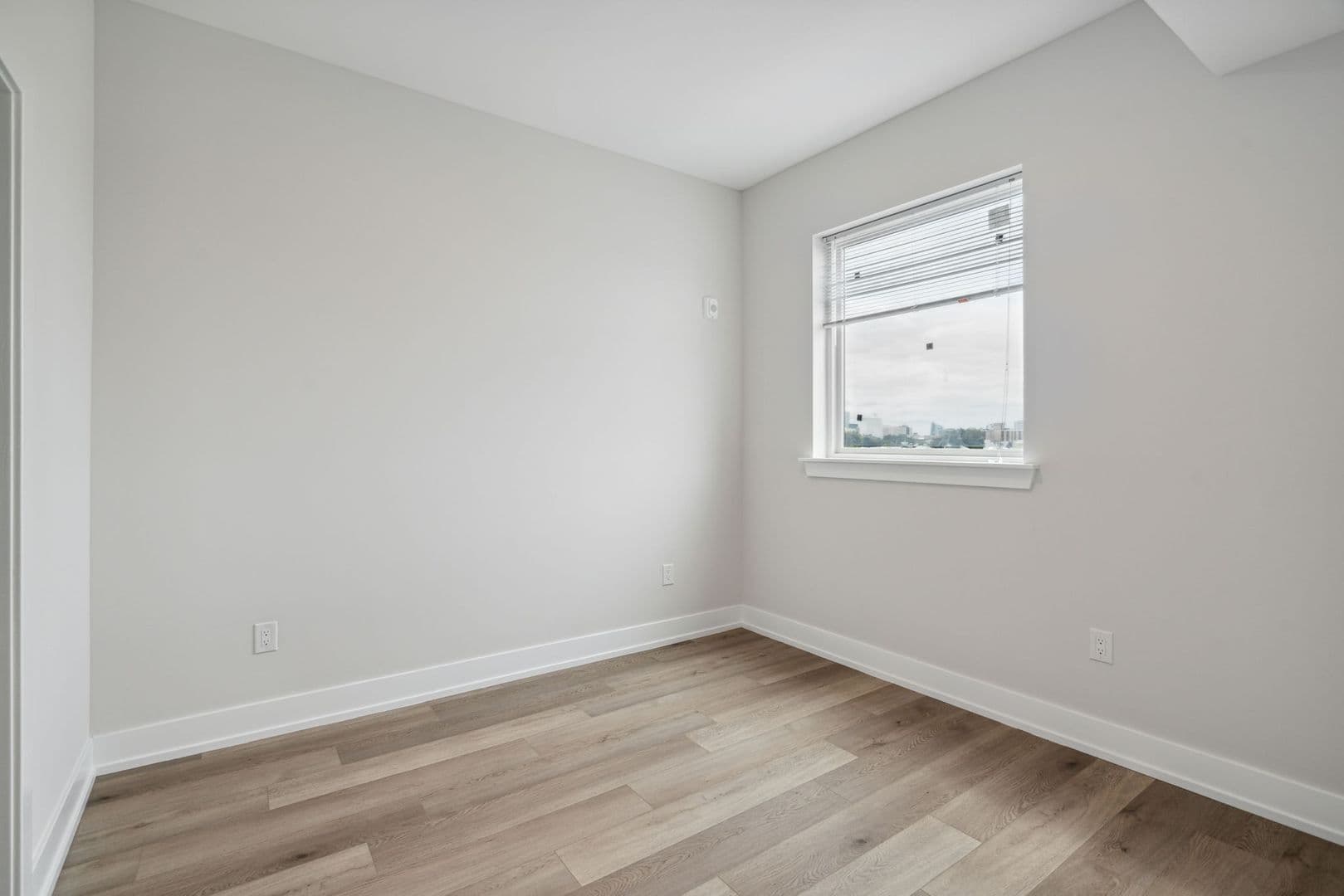 Philadelphia Apartment: 342 W Girard Ave