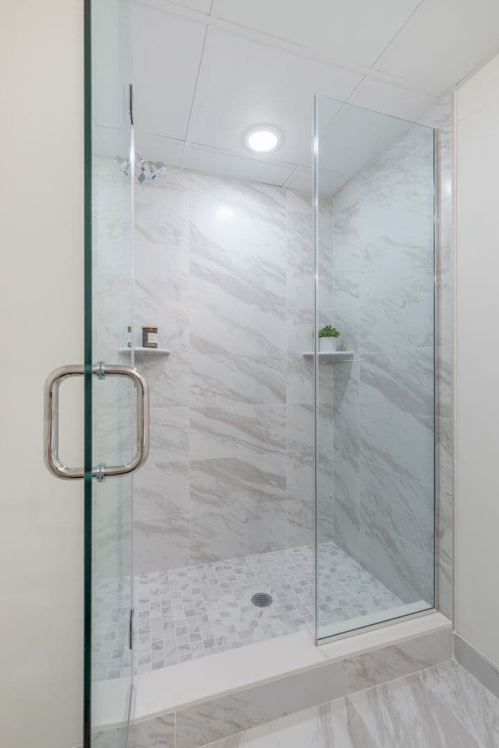 Philadelphia Apartment: 833 Wharton Street