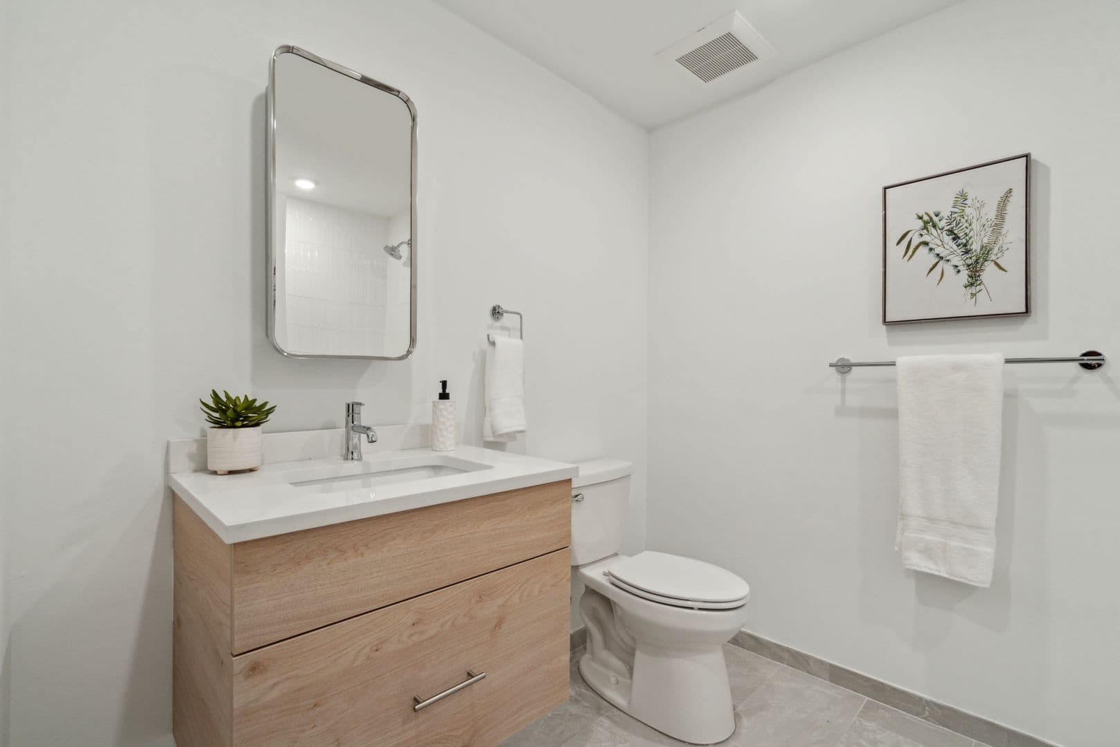 Philadelphia Apartment: 922 N Broad Street