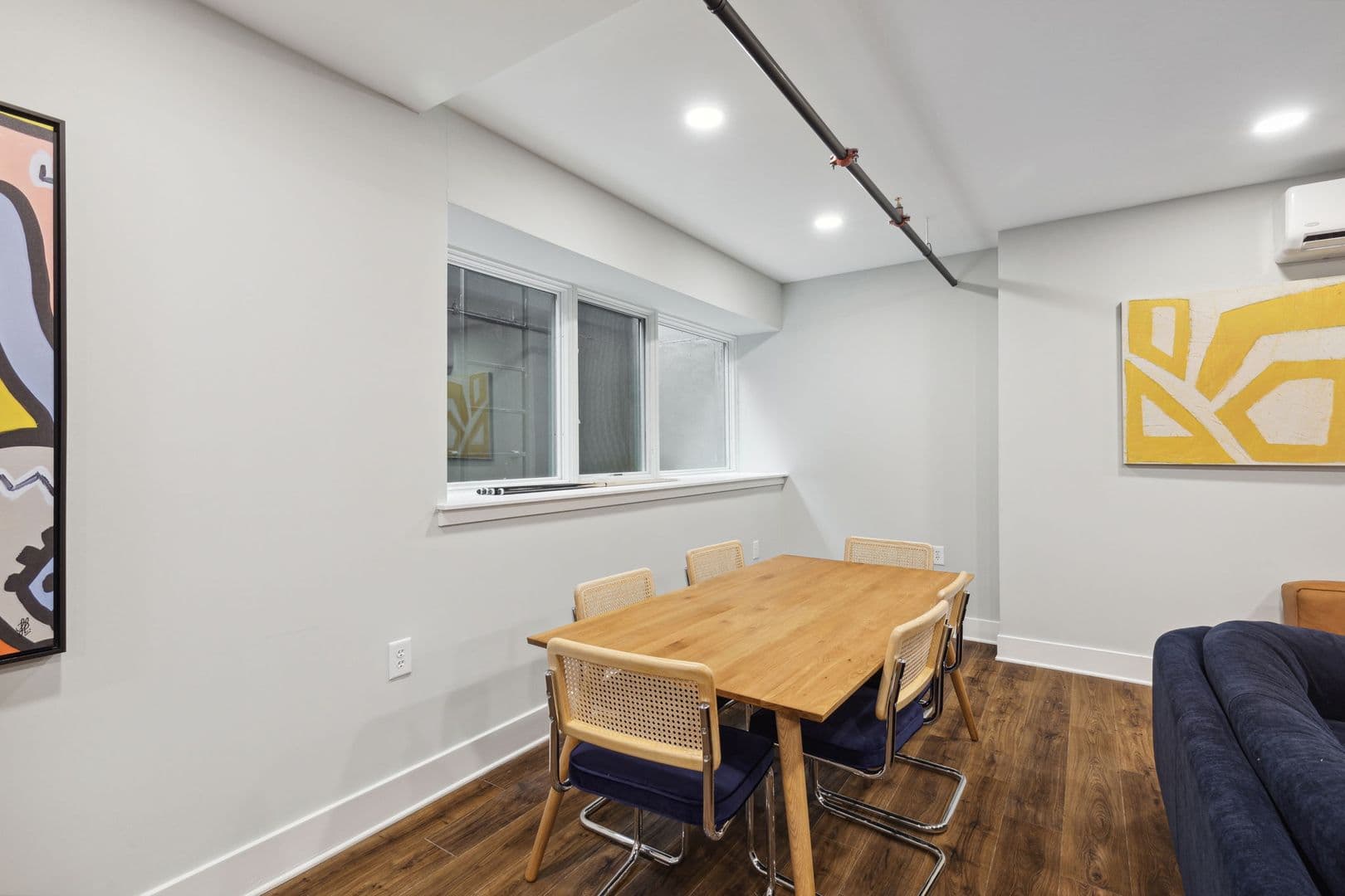 Philadelphia Apartment: 1701 Federal Street